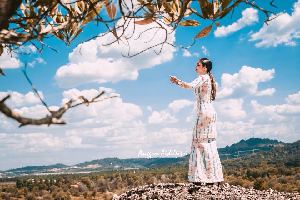 Amyra Rosli modern Baju Kurung 2018