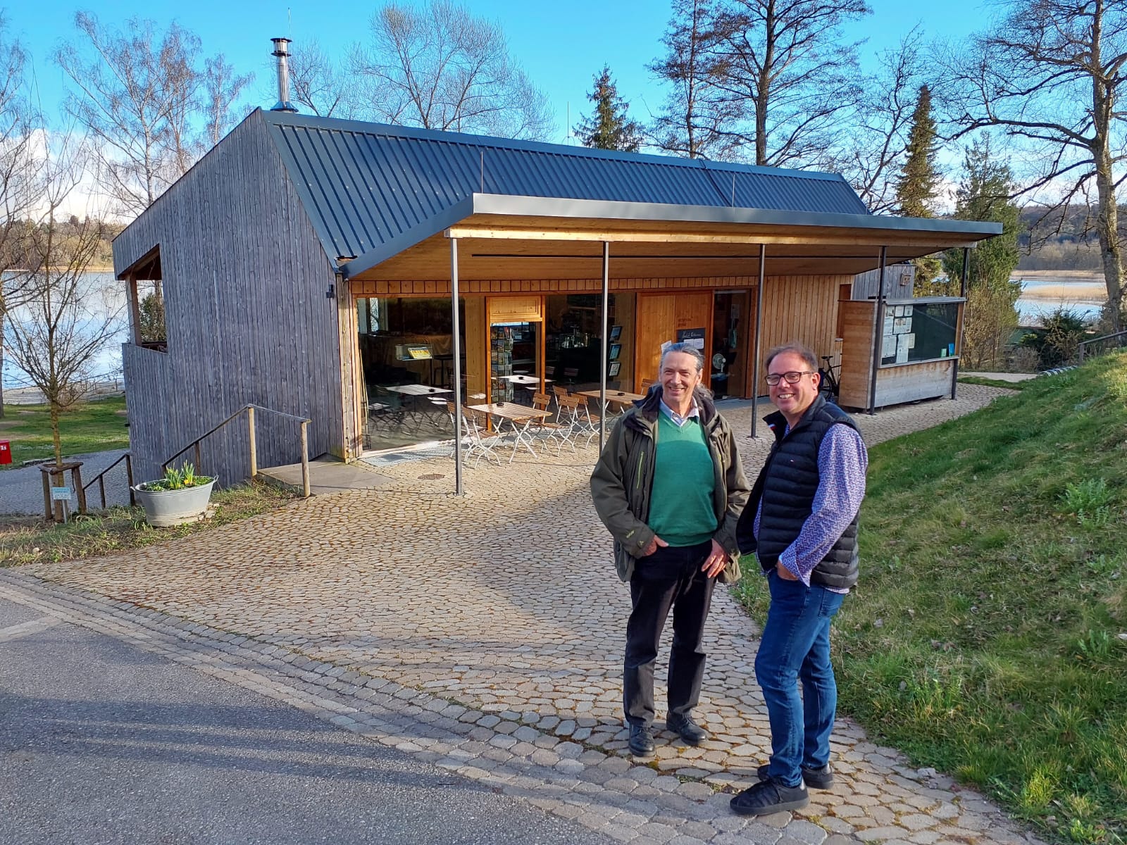 Timo mit dem Geschäftsführer von Ecocamping e.V. 