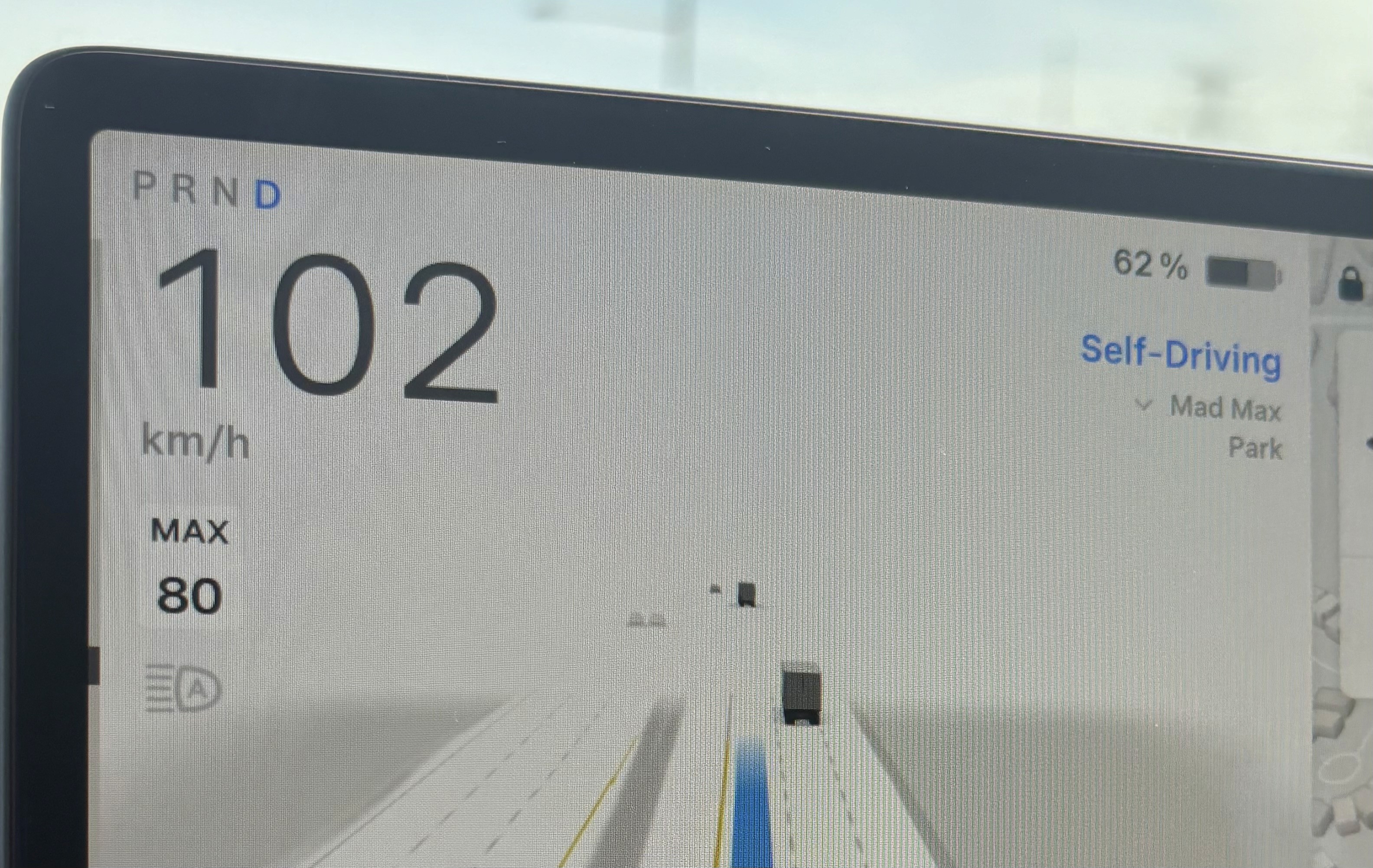 Tesla drives at up to 105 km/h on a road with speed limit at 80km/h