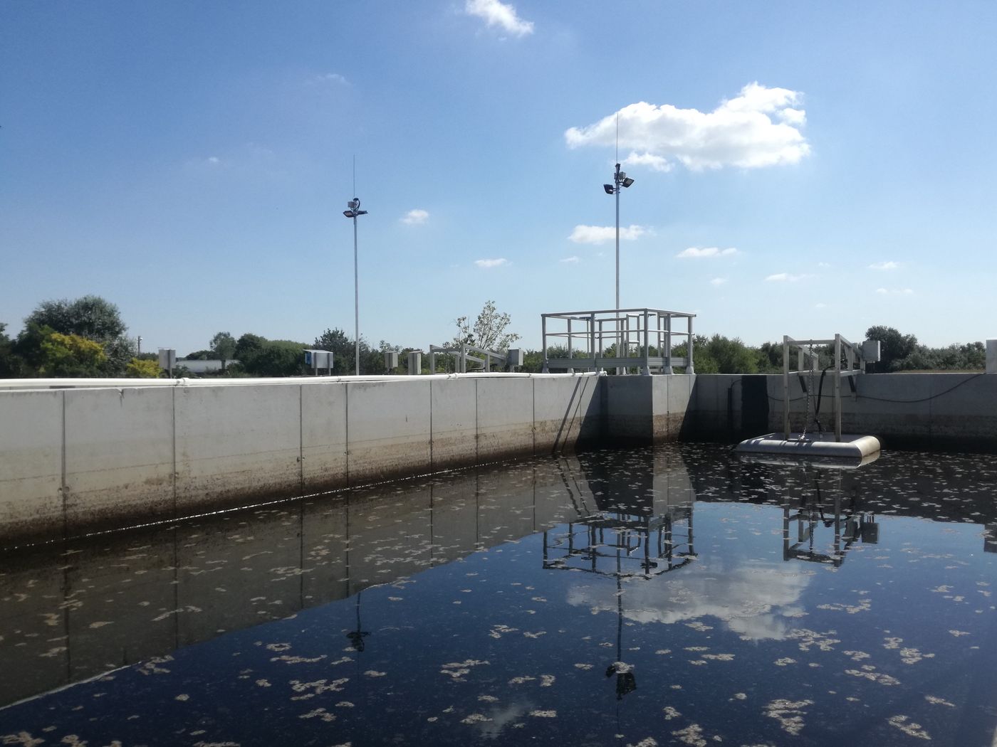 CYCLATOR basin during the settling phase at the Adony wastewater treatment plant, Hungary