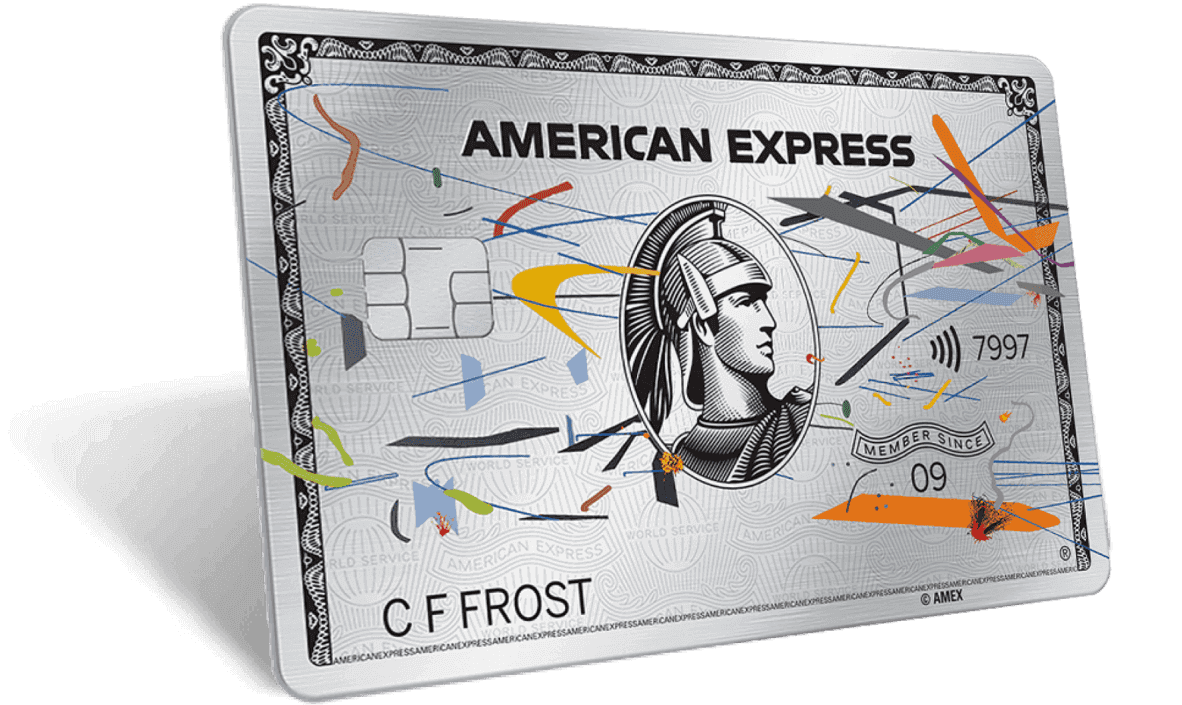 Silberne American-Express-Karte mit bunten Pinselstrichen zum Abschluss des Abschnitts über Rückbuchungs-Gründe bei Amex.