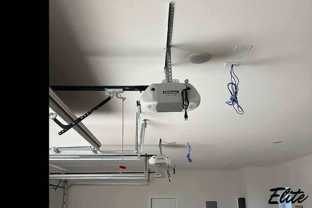 Key Features Found in Trending Garage Doors