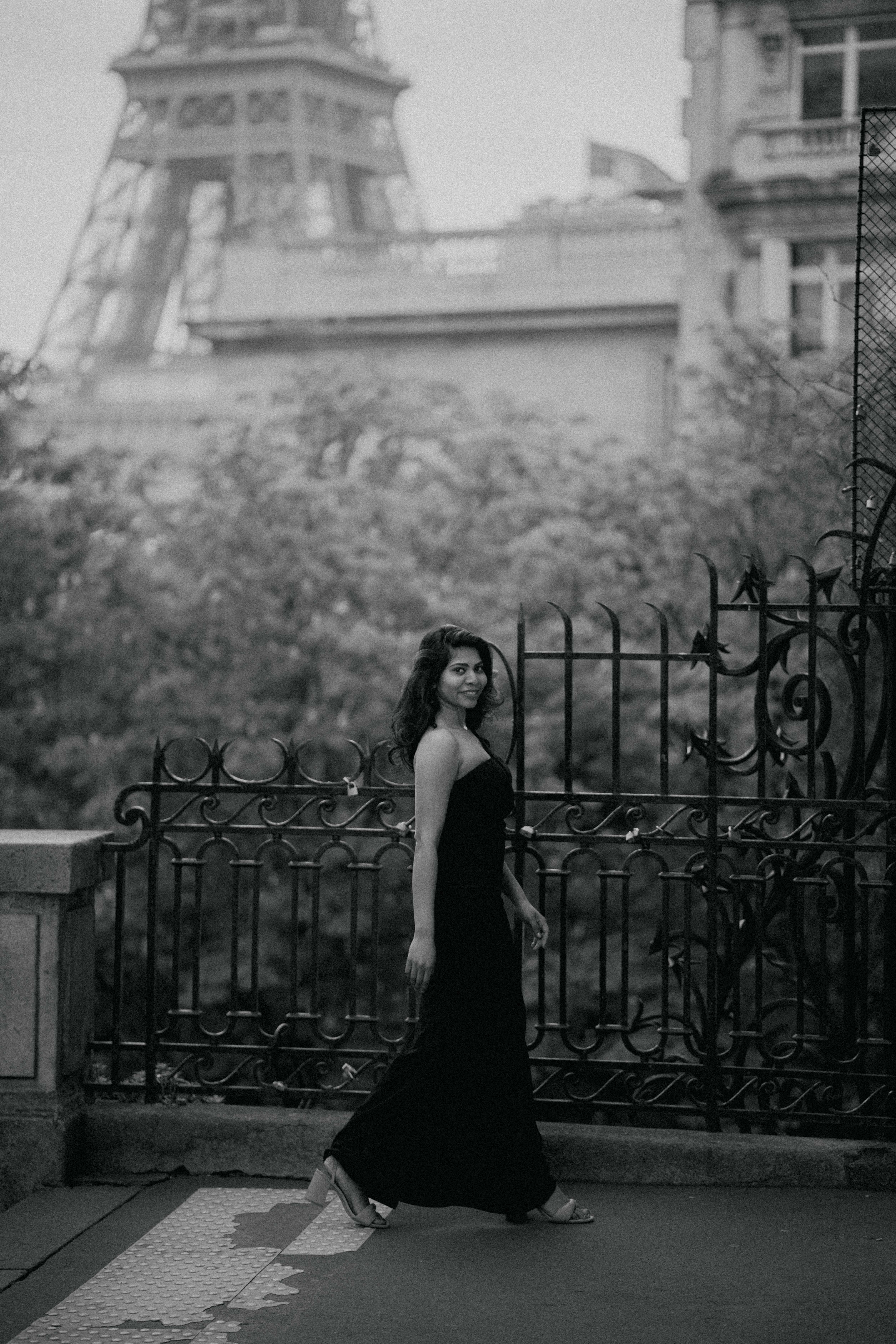 Paris Photographer - LeParisPro. Weddings, engagements, proposals, lifestyle and fashion photoshoots.