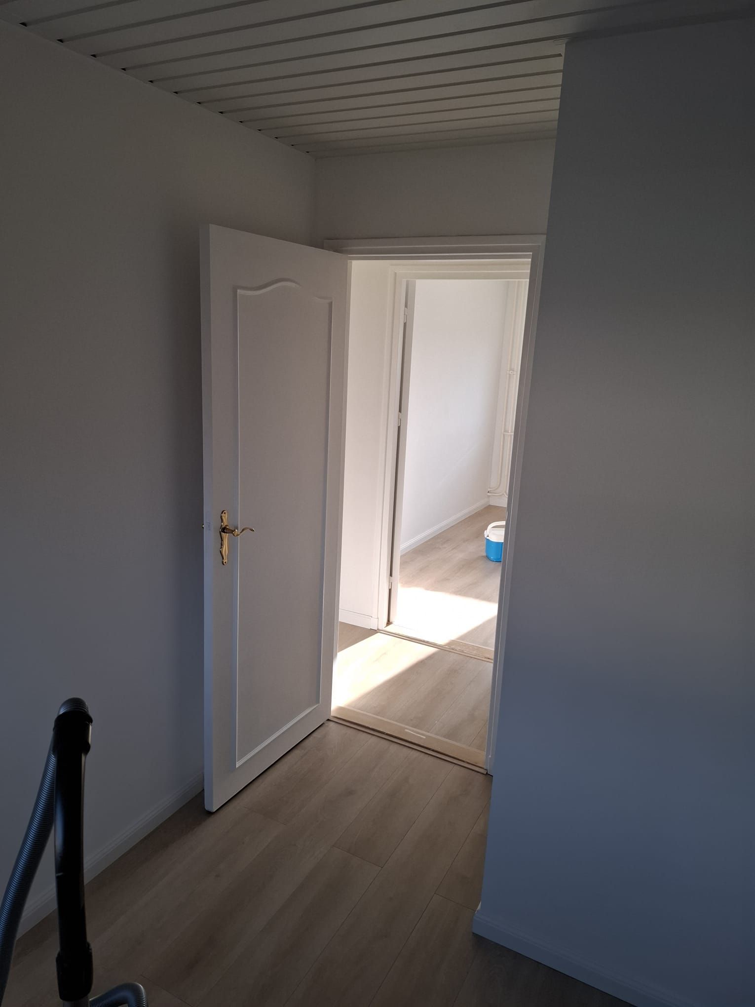 sausklaar-stucwerk-en-schilderwerk-en-nieuwe-vloer-moorveld