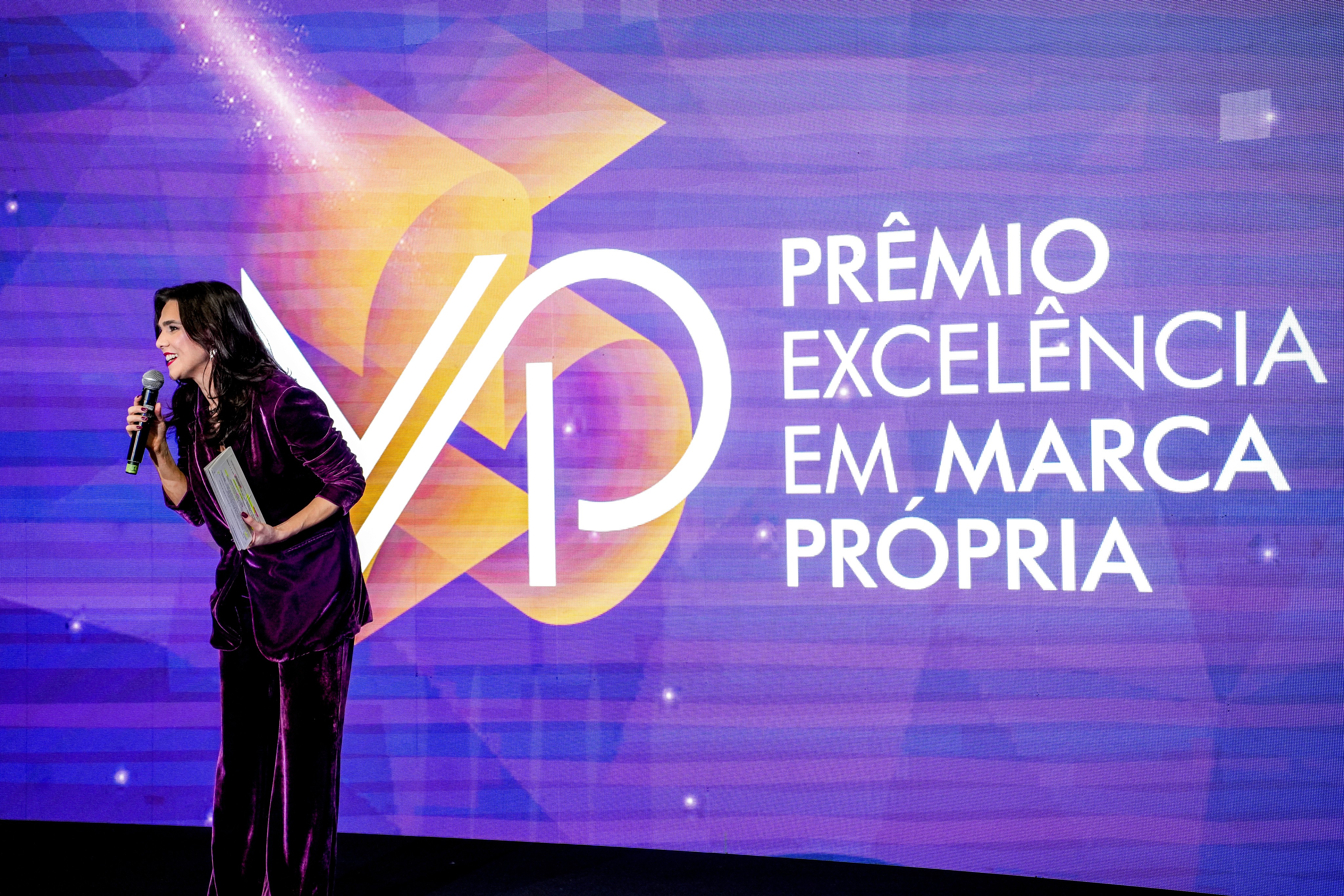 Fotografia do PL Connection Apresentadora da premiação