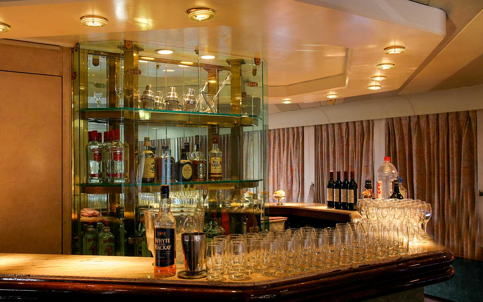 东京女士水晶酒吧