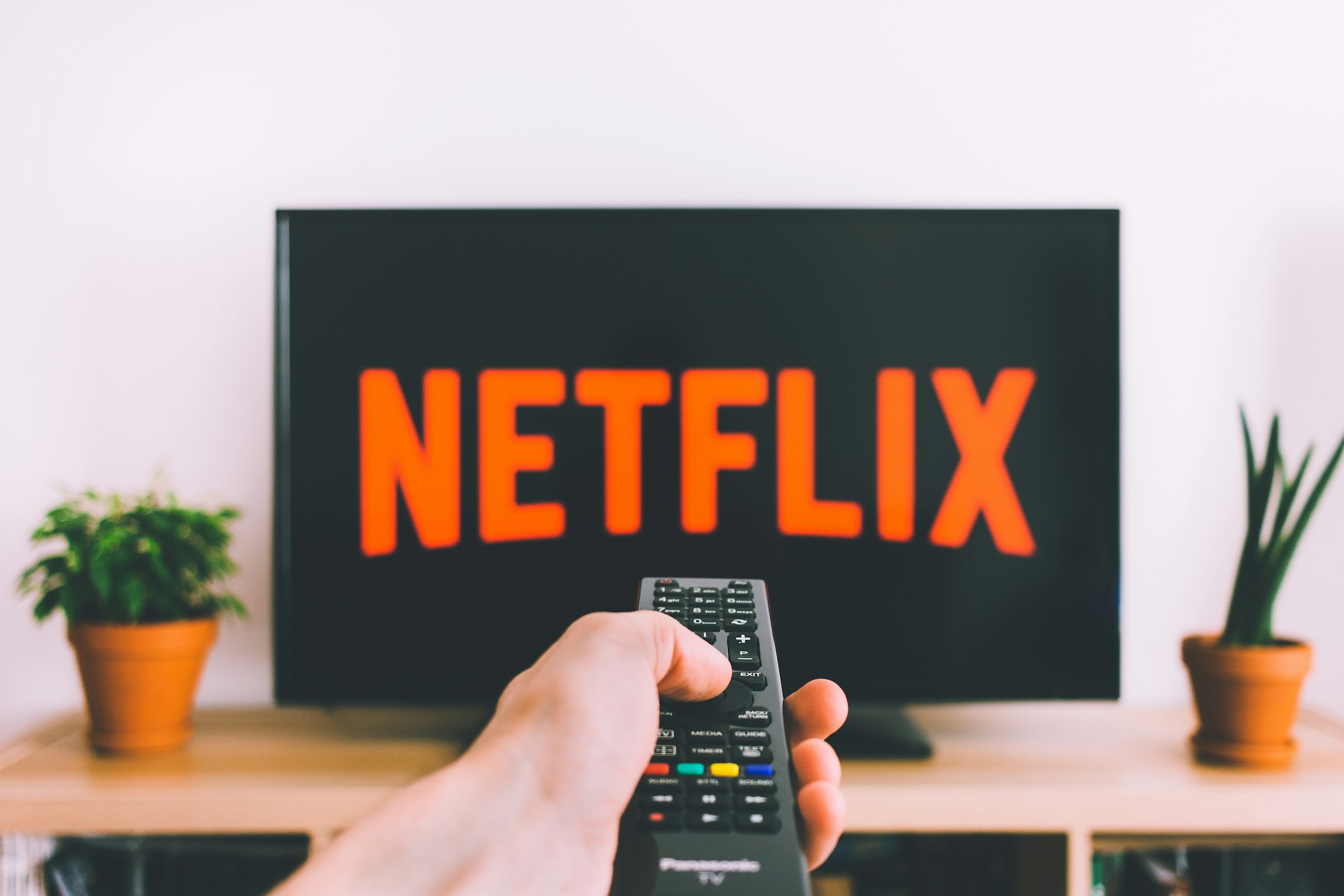 man watching netflix - How to record streaming video