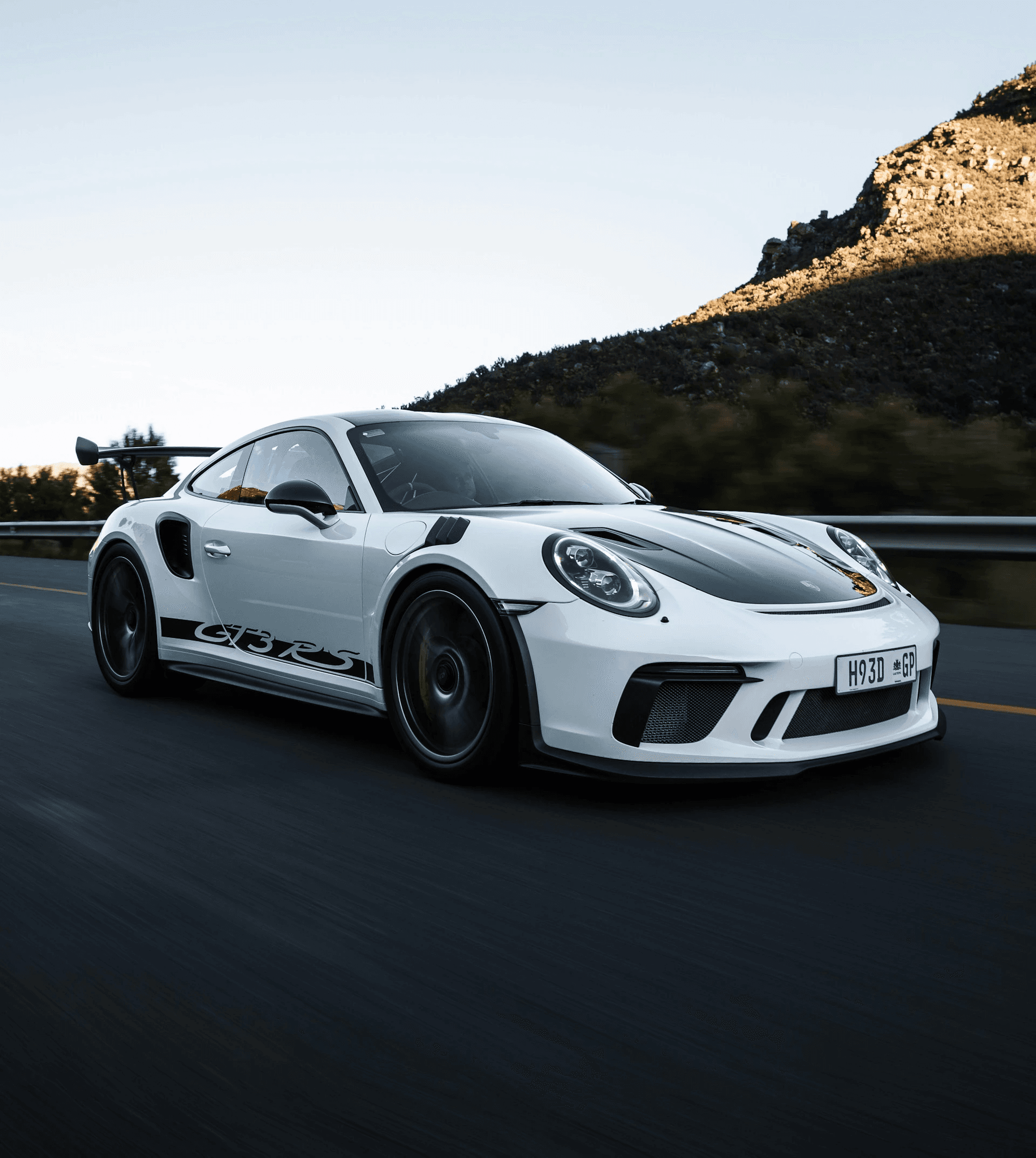 Create Porsche 911 GT3 RS. Picture have to be neither bright, neither dark.