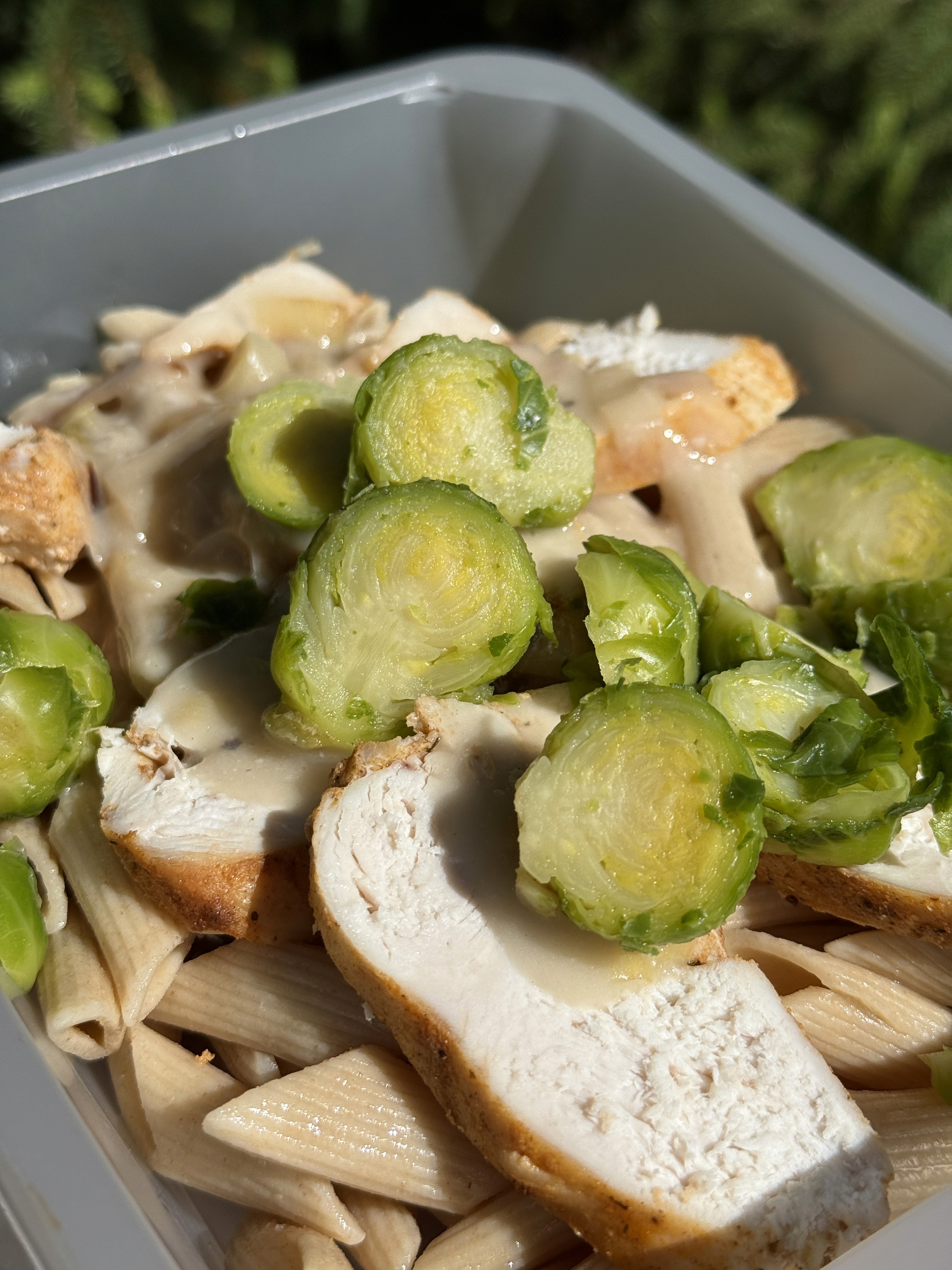 Dieta pudełkowa prosto z Bydgoszczy dostarcza smaczną i zbilansowaną dietę pudełkową w przystępnych cenach. Jeśli szukasz zdrowego i taniego cateringu dietetycznego, nasza dieta pudełkowa Bydgoszcz to idealne rozwiązanie. Catering dietetyczny z Bydgoszczy zapewnia świeże, wysokiej jakości posiłki, które łączą smak i wartość odżywczą w wyjątkowo atrakcyjnej cenie. Postaw na dietę pudełkową Bydgoszcz, aby cieszyć się wygodą i najlepszym stosunkiem jakości do ceny na rynku. Catering dietetyczny w Bydgoszczy to doskonały wybór dla każdego, kto chce zdrowo jeść bez konieczności samodzielnego gotowania, wybierając tanie i sprawdzone rozwiązania.