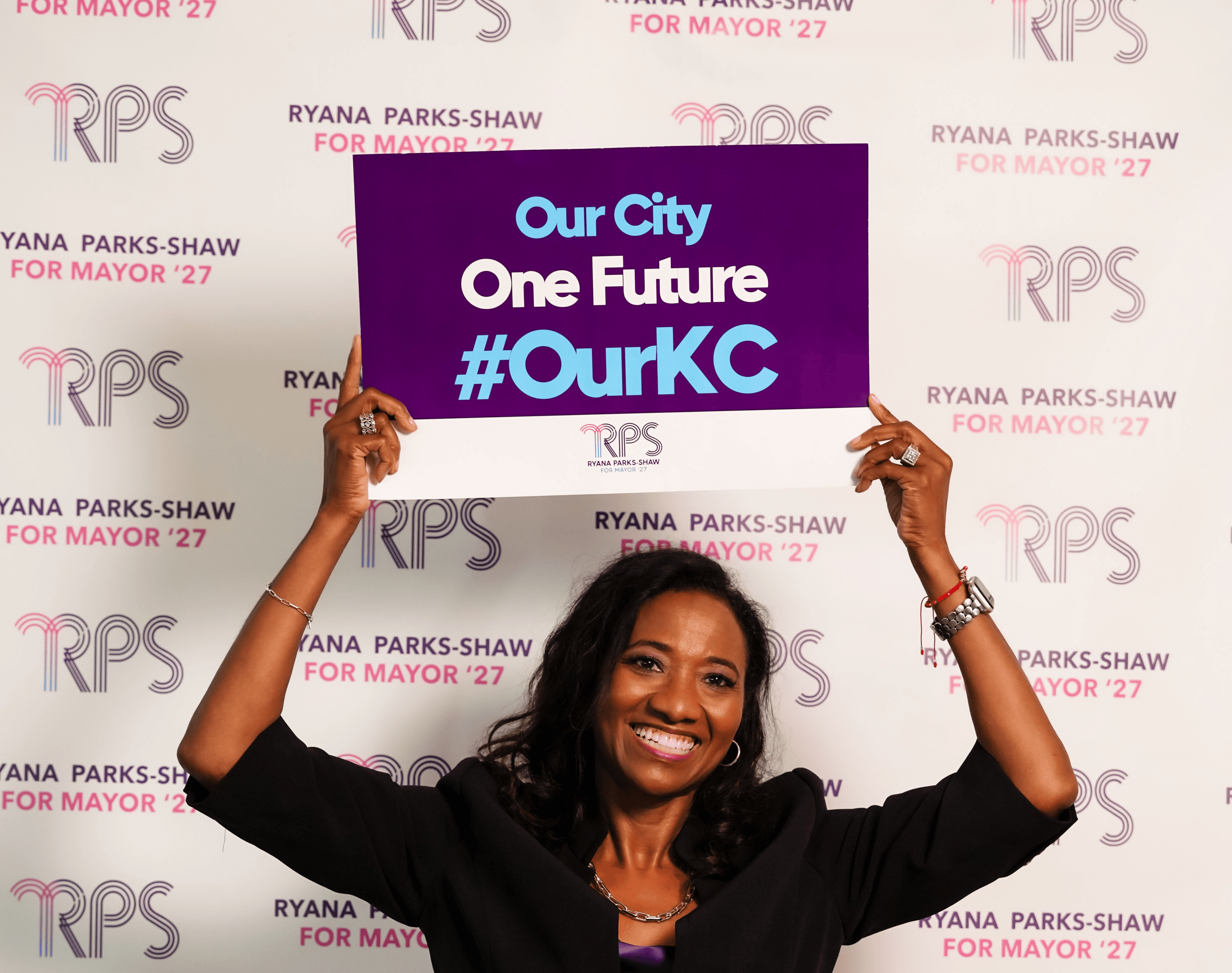 Concetrated triathlete grayscale