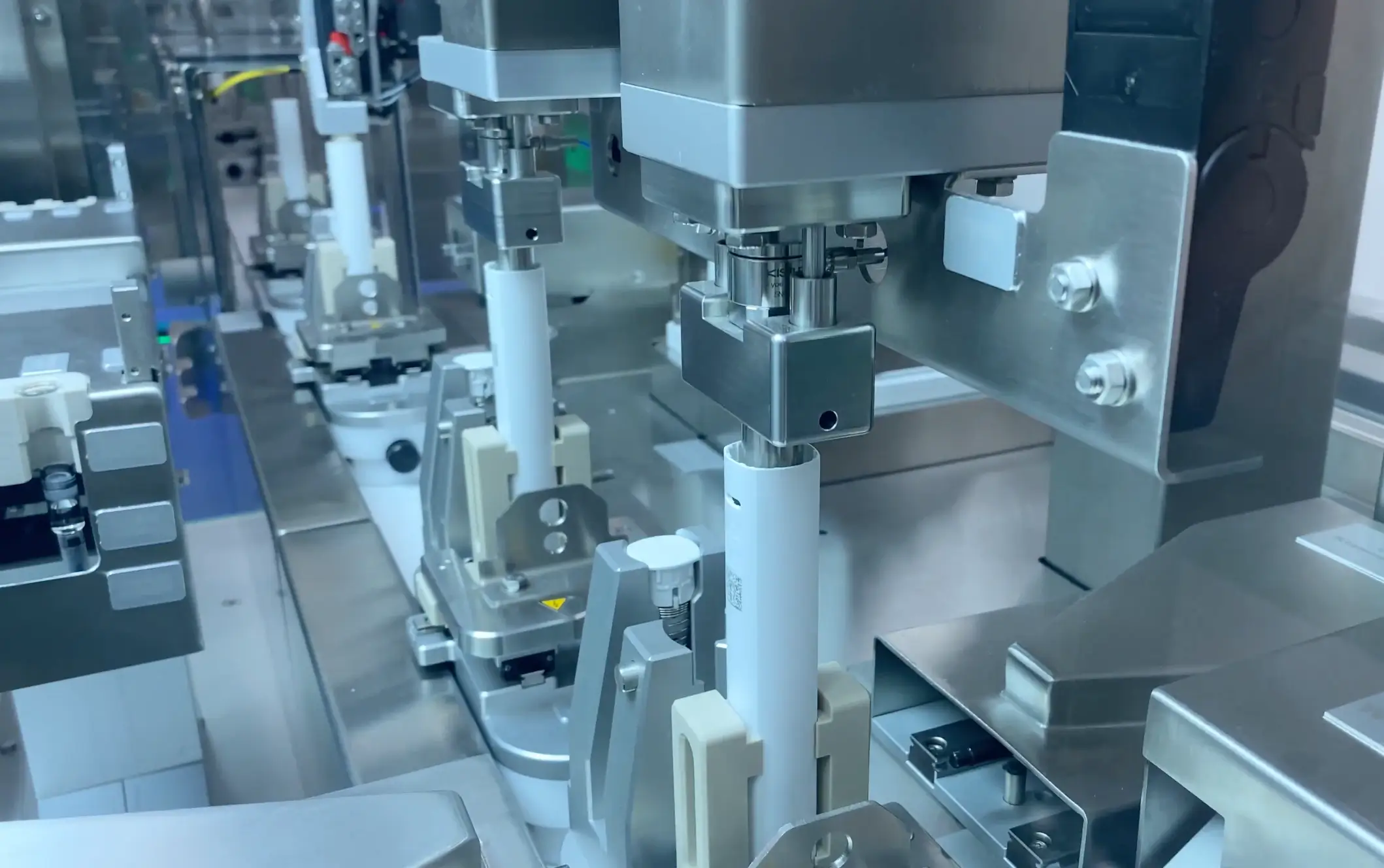 Automated Autoinjector Assembly with modular Robotics