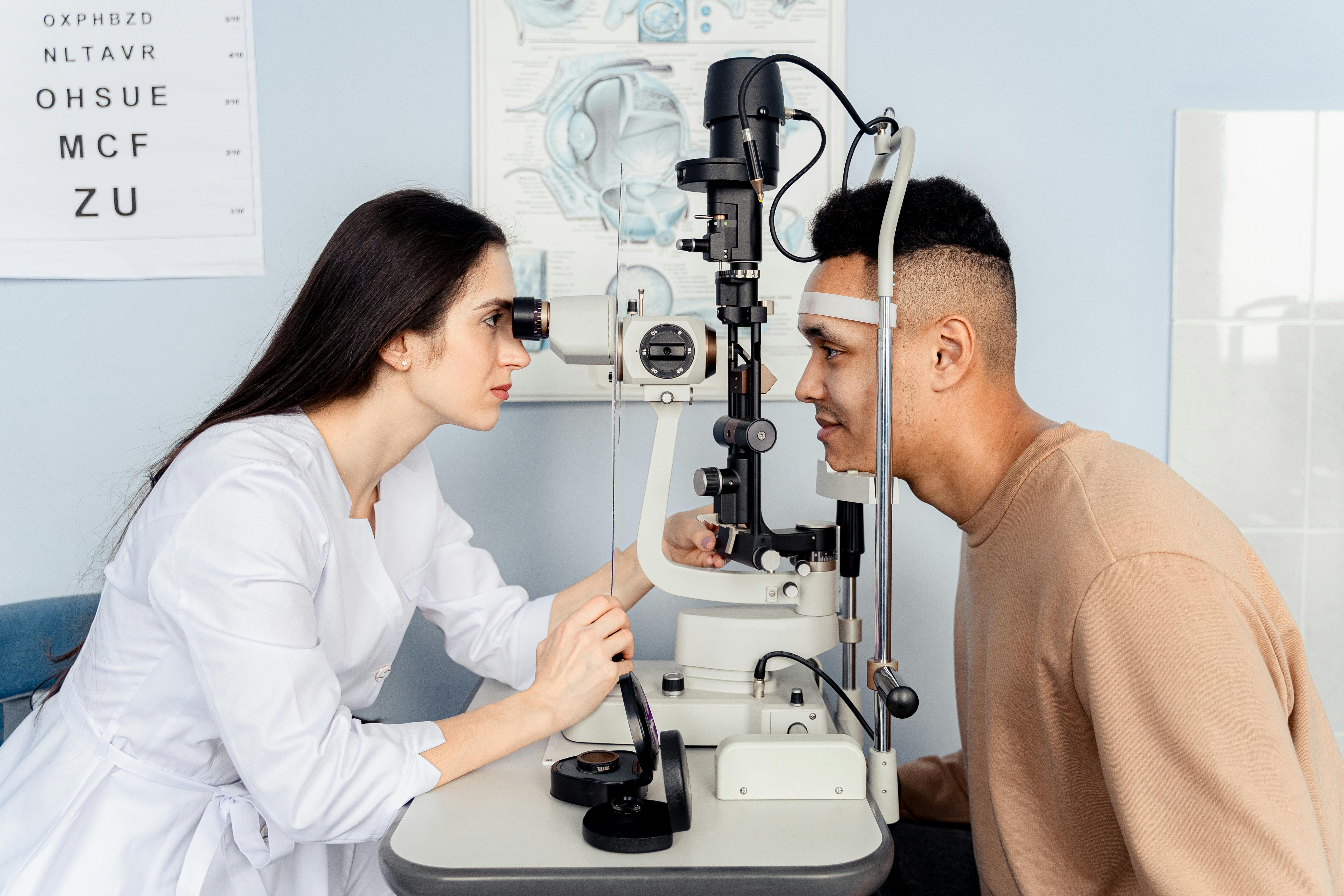 Picture of an ophtalmology appointment