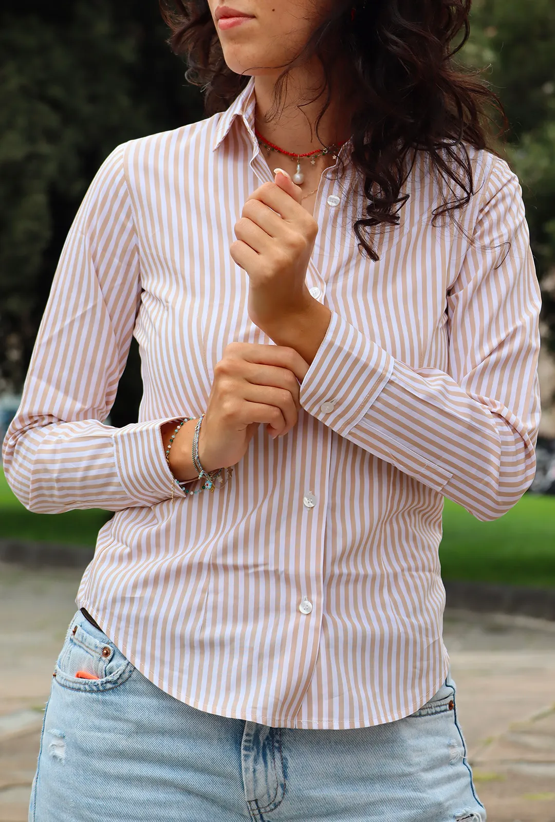 Shooting moda per Strike Inside a cura di Aura Studio di Genova: immagini studiate per comunicare stile, qualità e il carattere autentico del Made in Italy.