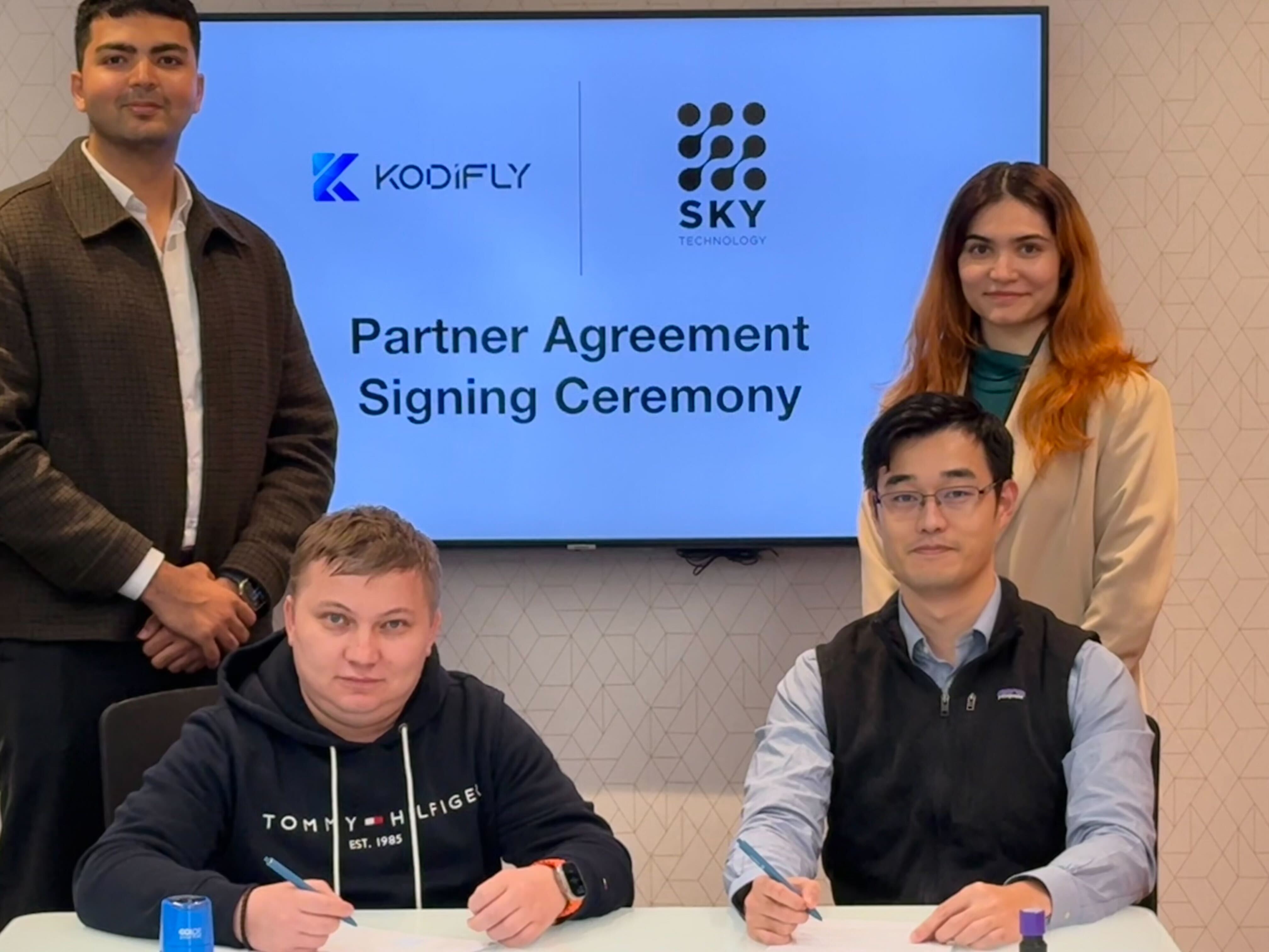 Partnership Signing Between Kodifly and SkyTechnology