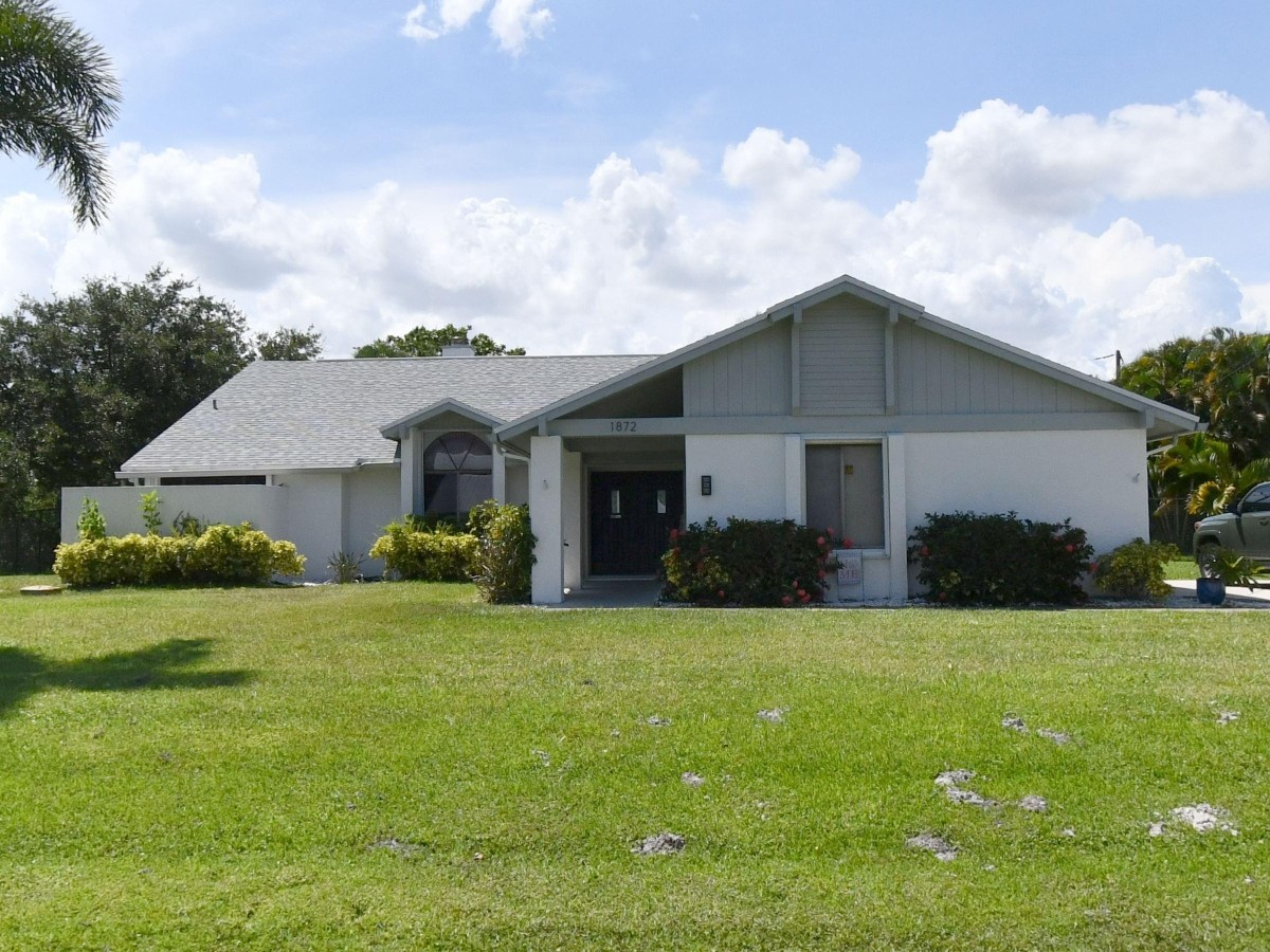 2023 Roof Replacement in Sandpiper Bay, Port St Lucie with IKO Dynasty Shingles in Frostone Grey