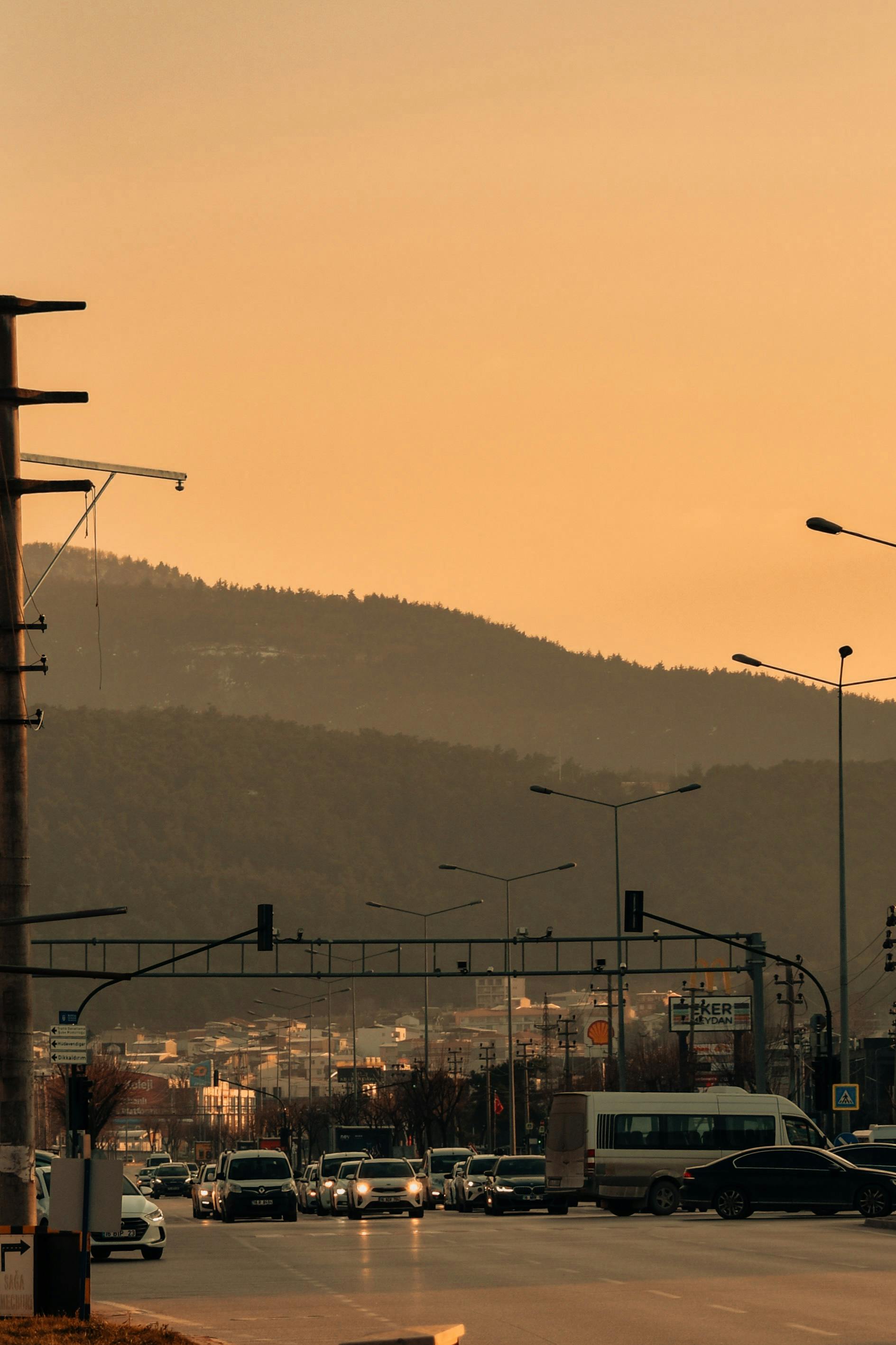 Busy road traffic in Fethiye highlighting the risk of accidents and personal injury claims under Turkish law