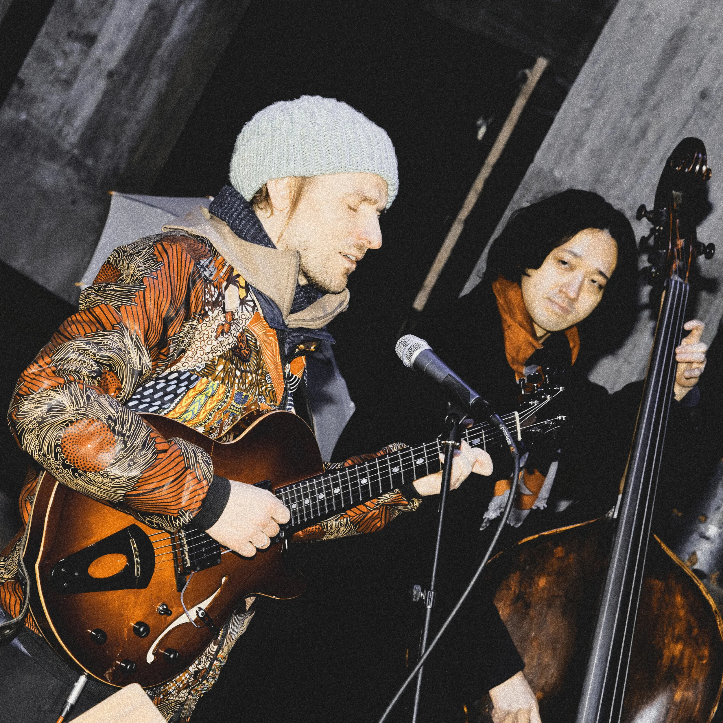 Johannes Kalbach avec son groupe de jazz performant au Danemark,  Klanglys, photographie de concert jazz par Martin Dedron