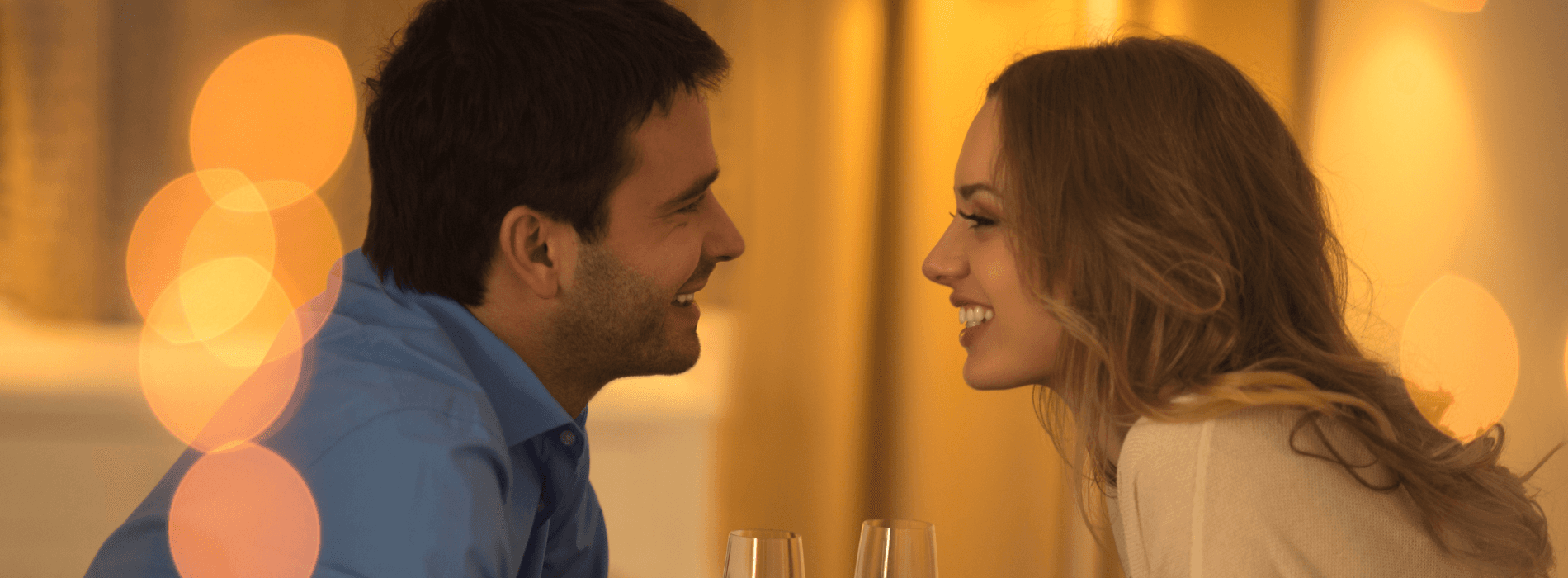 Couple en date romatnique