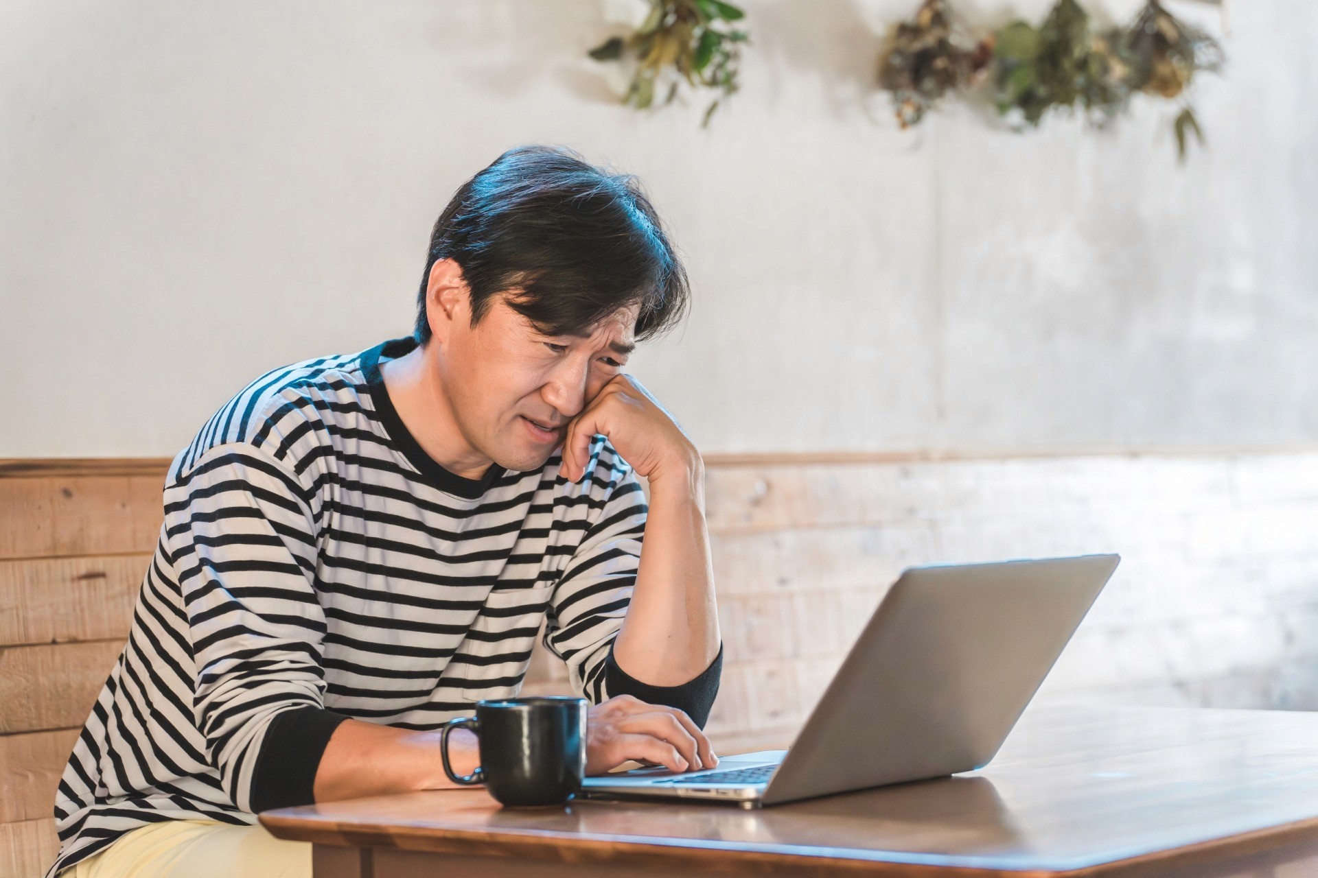 昔は平気だったのに…大人になって急に吃音になる3つの原因