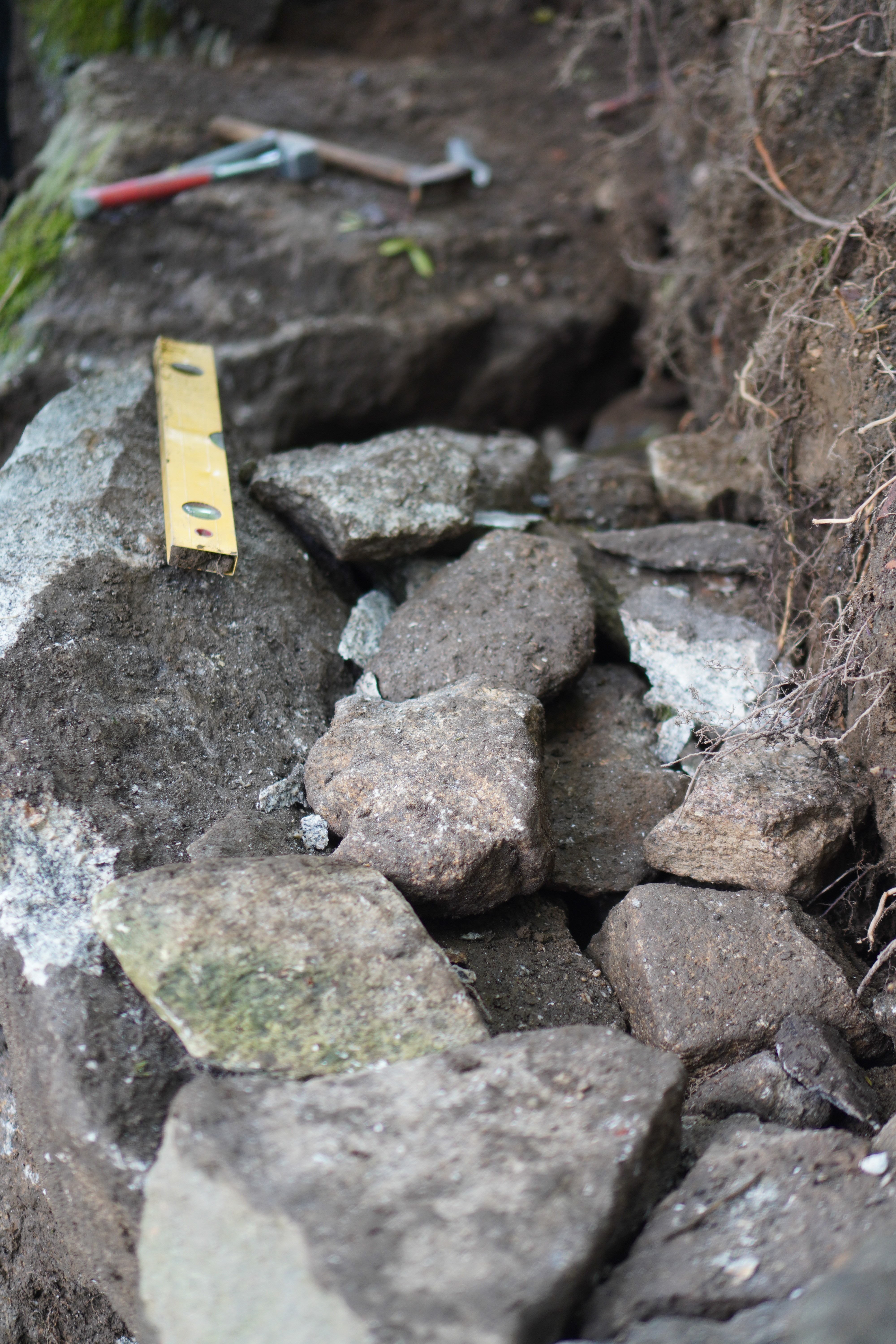 Bauregeln Trockenmauern Schwere Decksteine oben