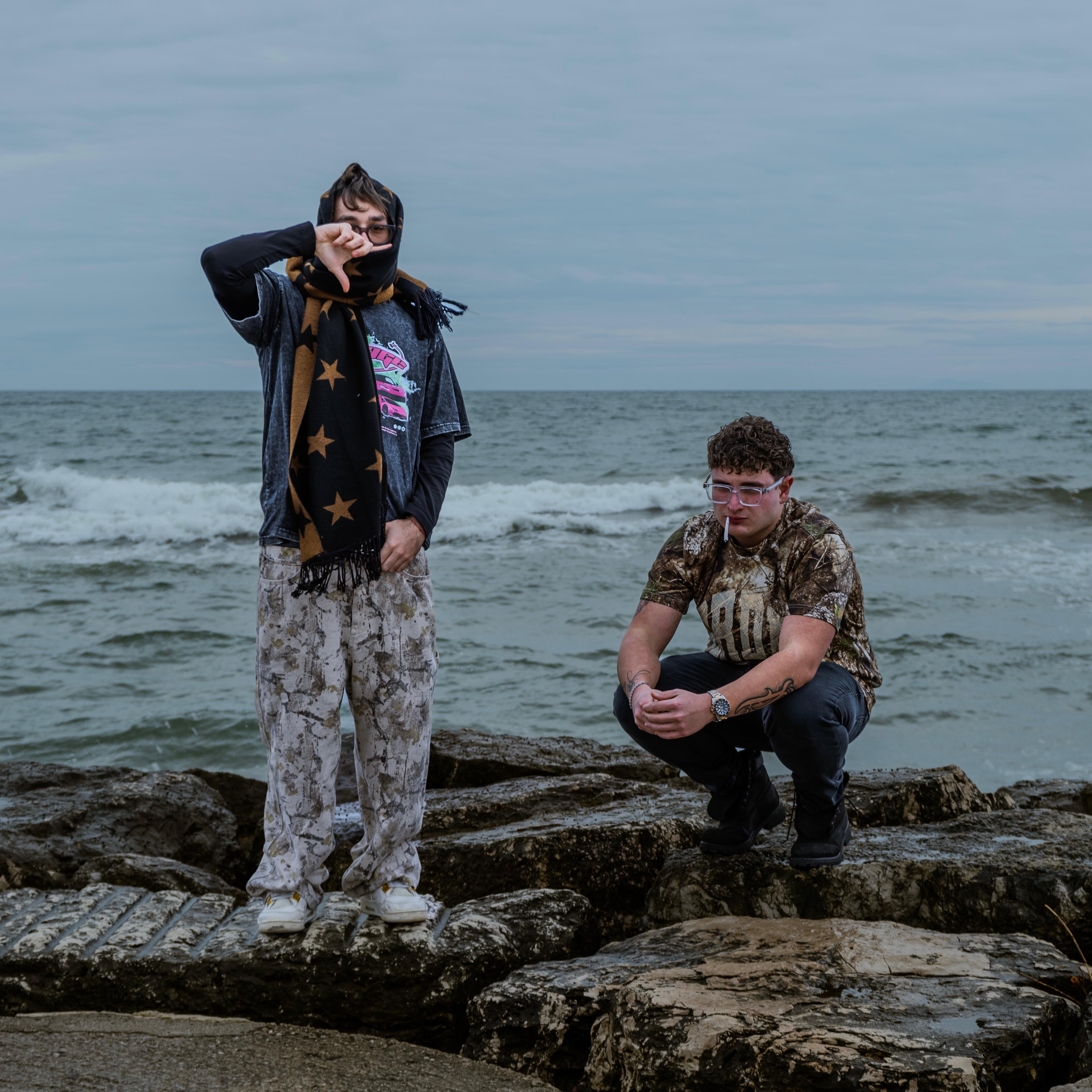 Altamarea, Laru, Centored