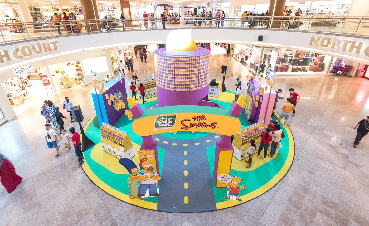 室內匹克球場專業設計工程，採用藍灰色高彈性防滑運動地板與標準標線，具備優質球速反饋與耐磨度。