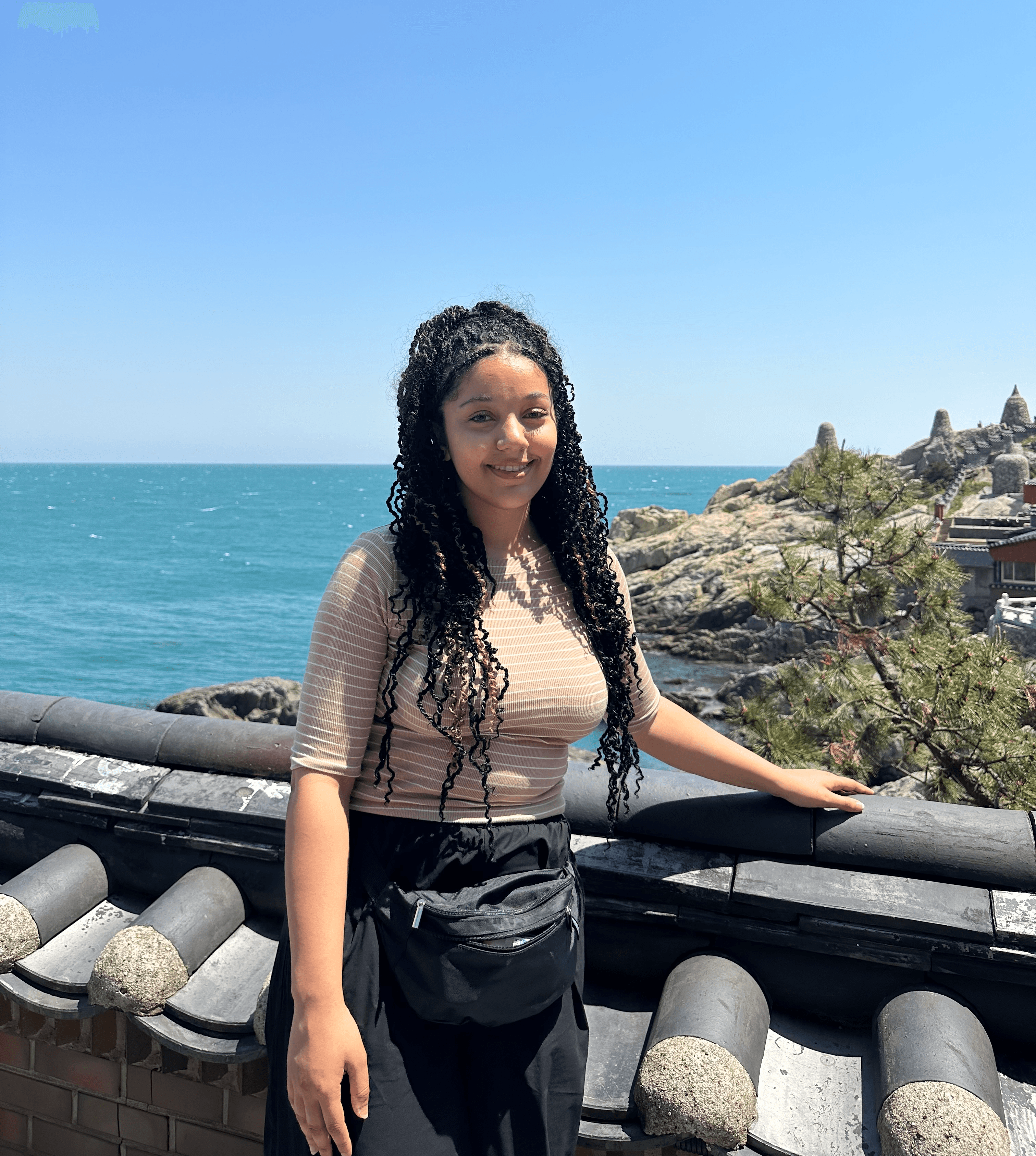 a person wearing a baseball cap