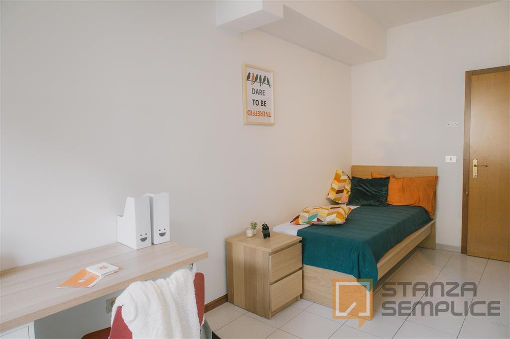 10-sqm room in Via Zambra, Trento