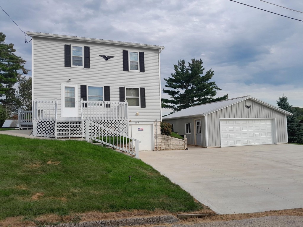 109 Reservoir Street, Potosi, front photo