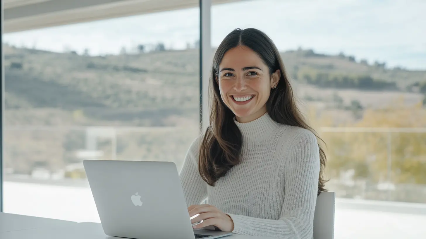 Mujer estudiando el curso de gesion de centros de innovación territorial en el CIT de Teruel