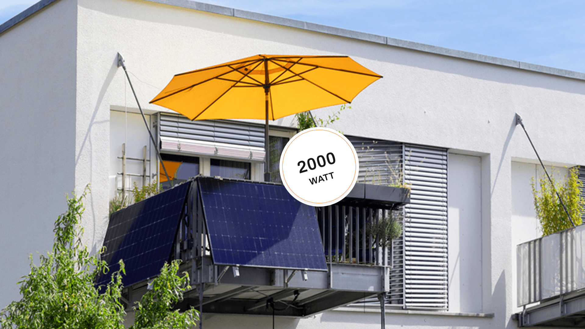 Illustration eines Balkonkraftwerk mit 2000 Watt und Akkus zur erneuerbaren Energiegewinnung und -speicherung.
