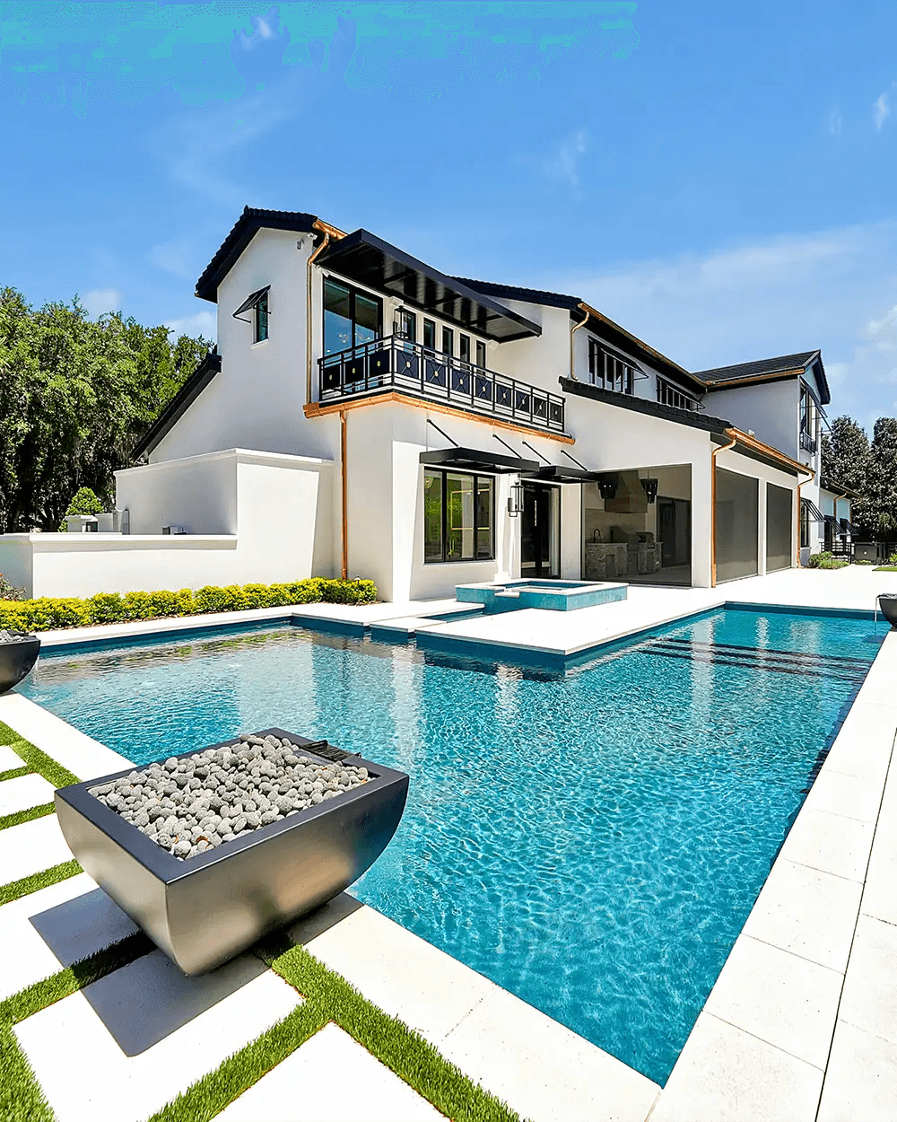 Pool and rental vacation house photography