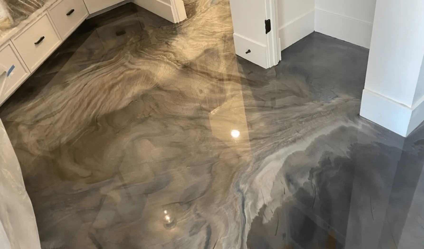 Indoor epoxy floor with gloss finish