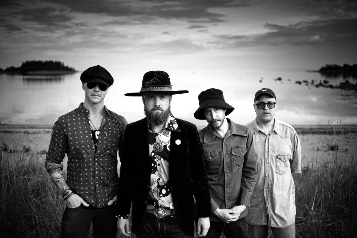 Photo by © GIN LADY promo