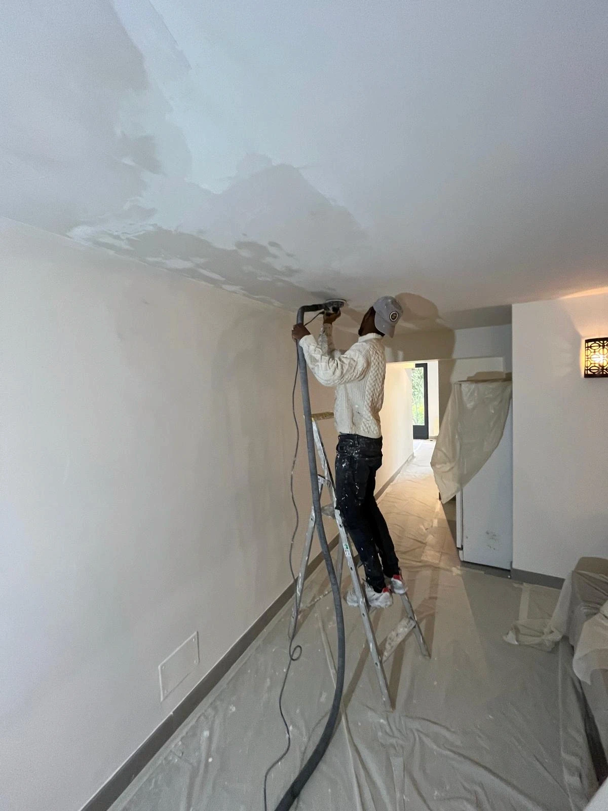 Ponçage intégral plafond et mur