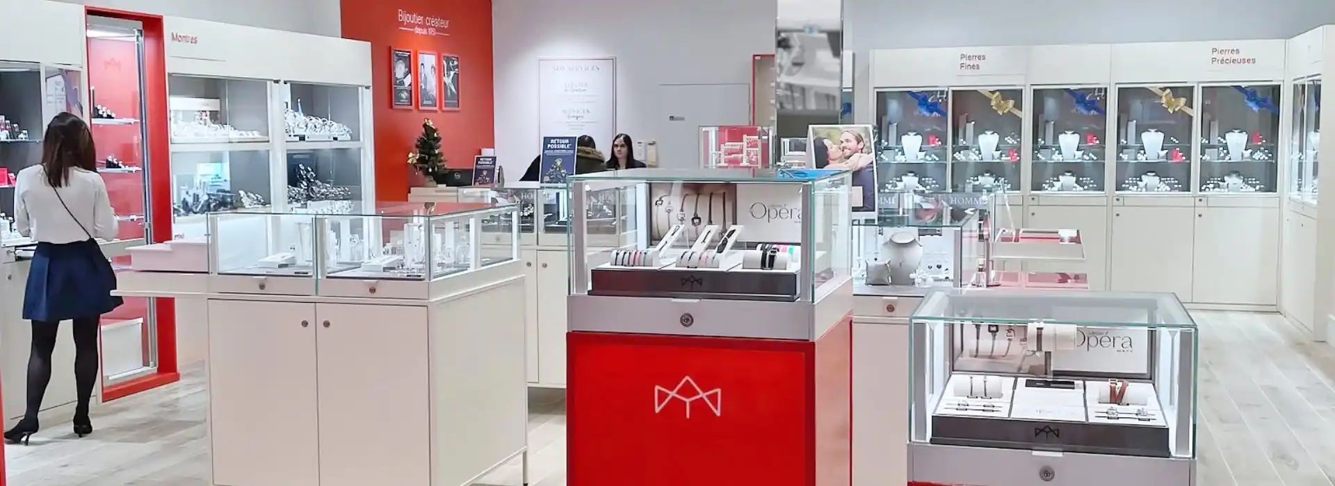 vue large de l'intérieur de la boutique