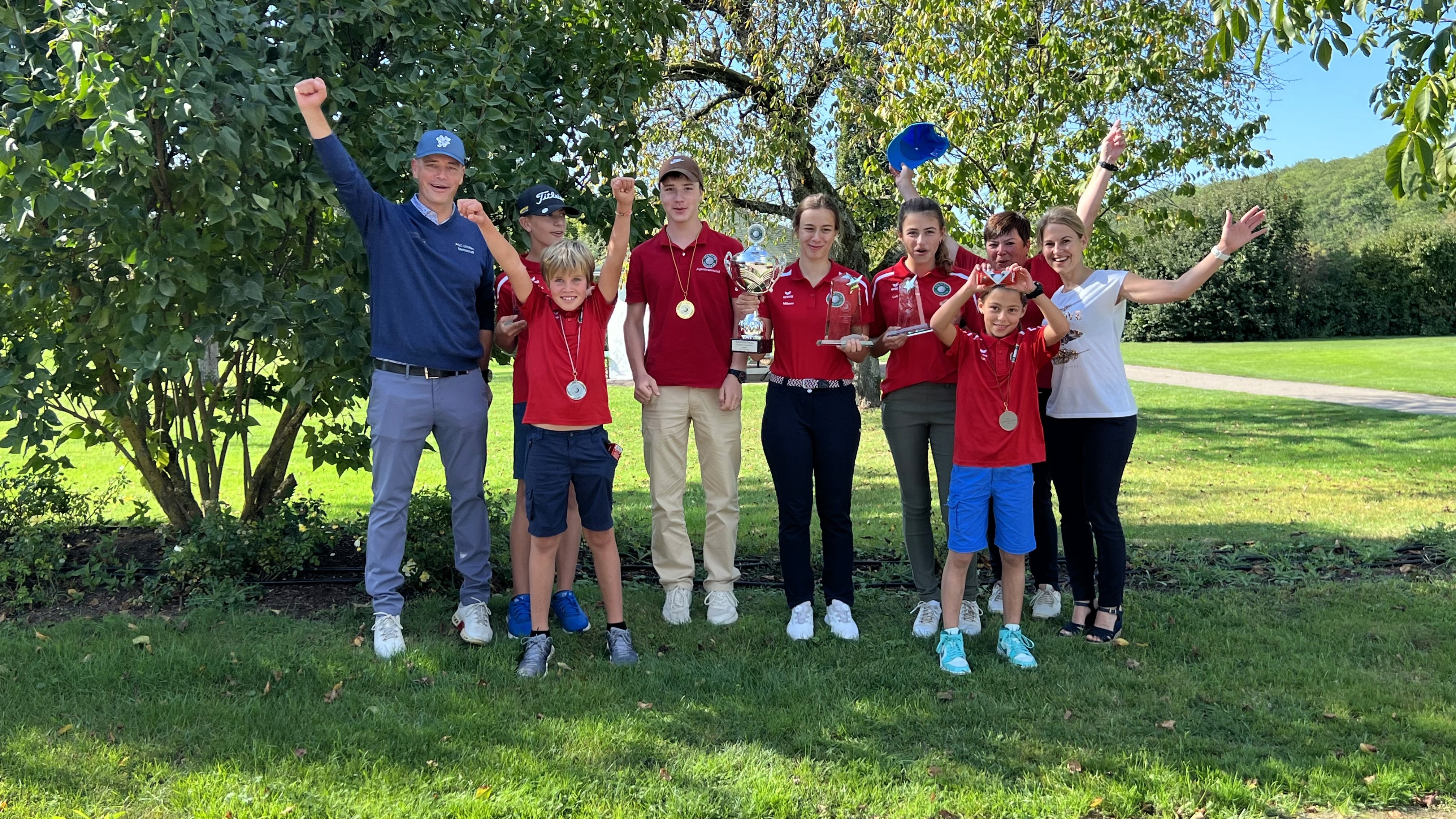 Jugendliche Golferinnen und Golfer des Fördervereins