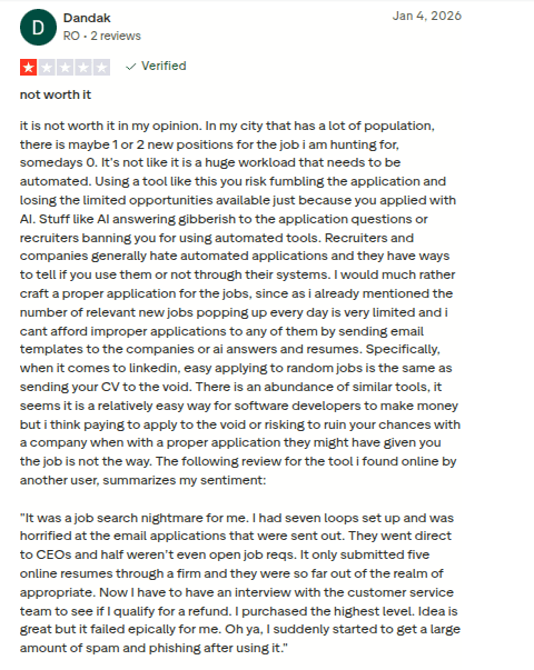 LoopCV Trustpilot review reporting application emails sent to CEOs and roles that were not open