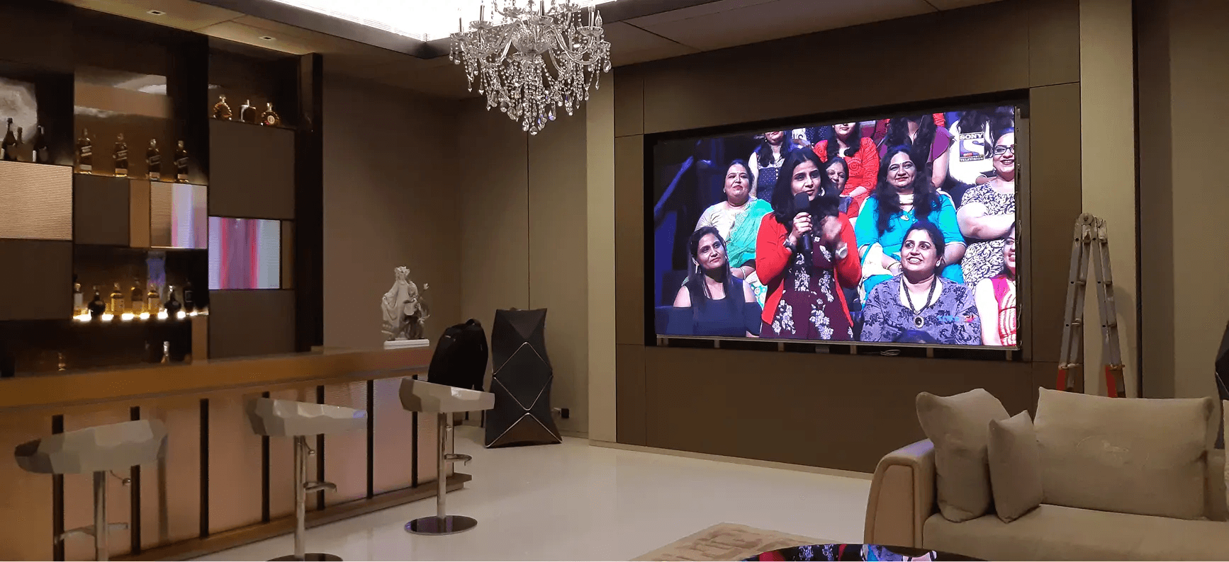 High-resolution Everglow LED screen designed for immersive home entertainment