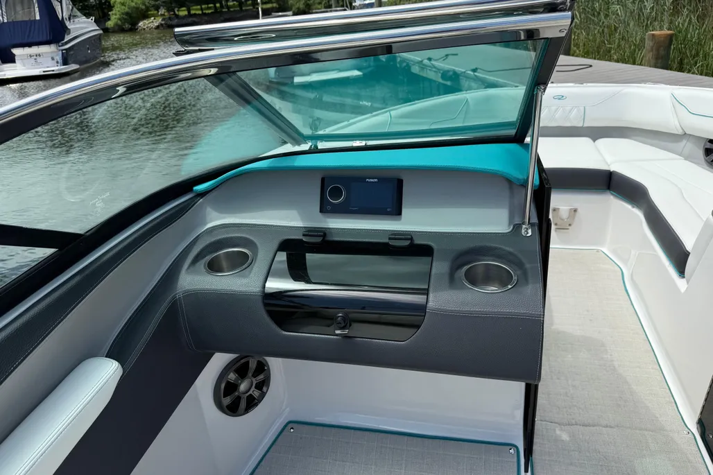 Boat thumbnail 4