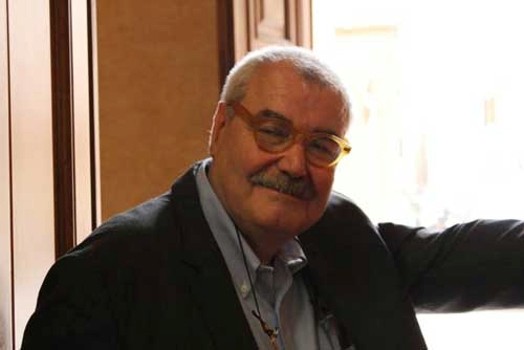 portrait of a man with the yellow glasses