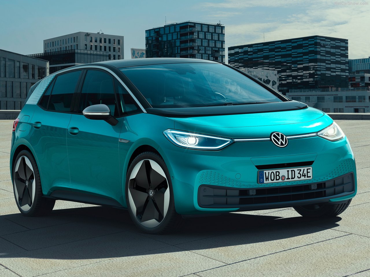 Front three-quarter view of a Volkswagen ID.3 1st Edition parked in an urban setting