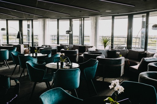 cocktailbar view inside lounge