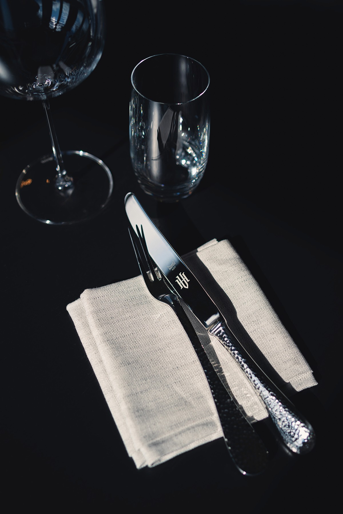 Table decoration and cutlery