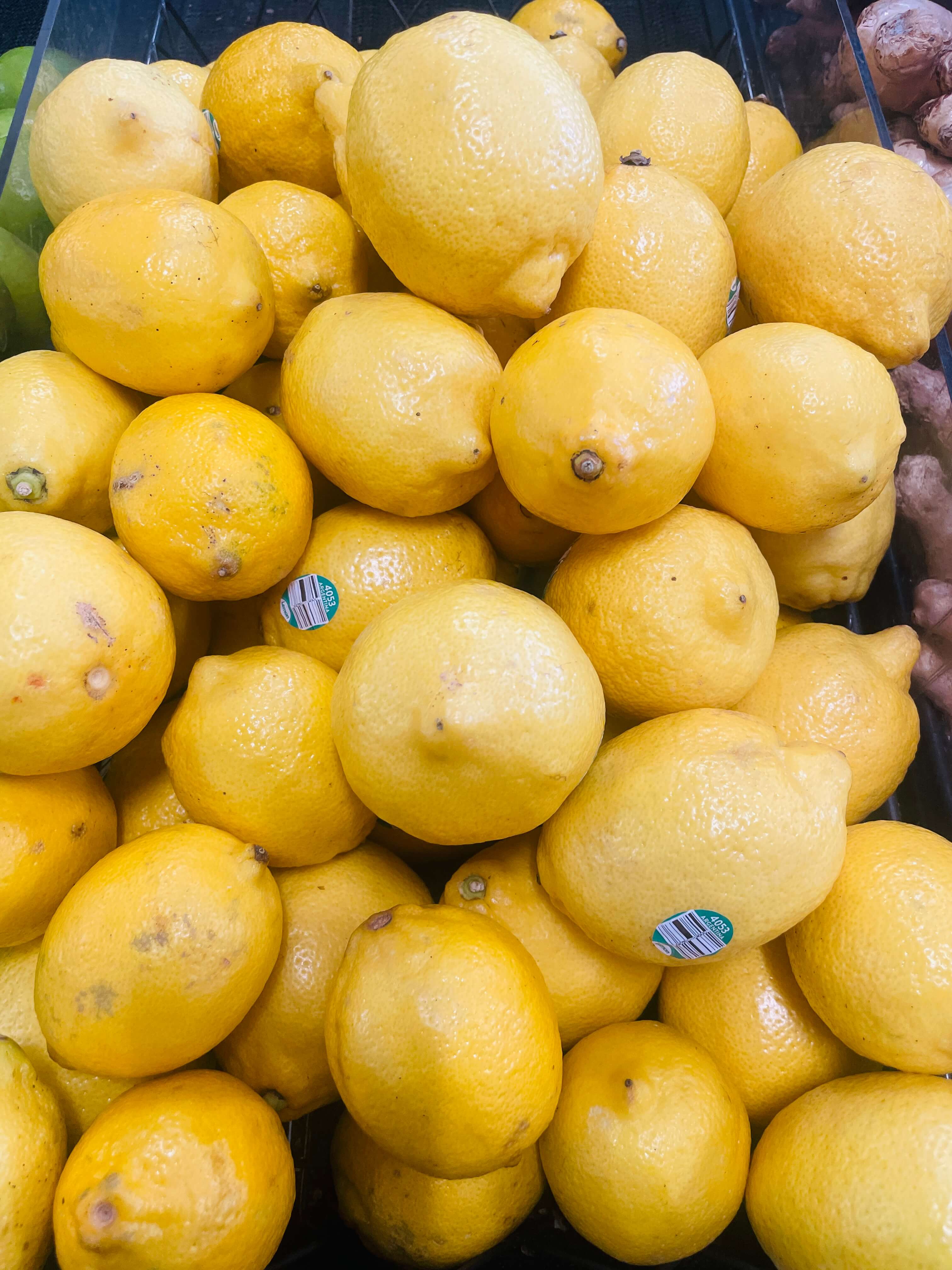 Fresh lemons at International Food Market Orlando.