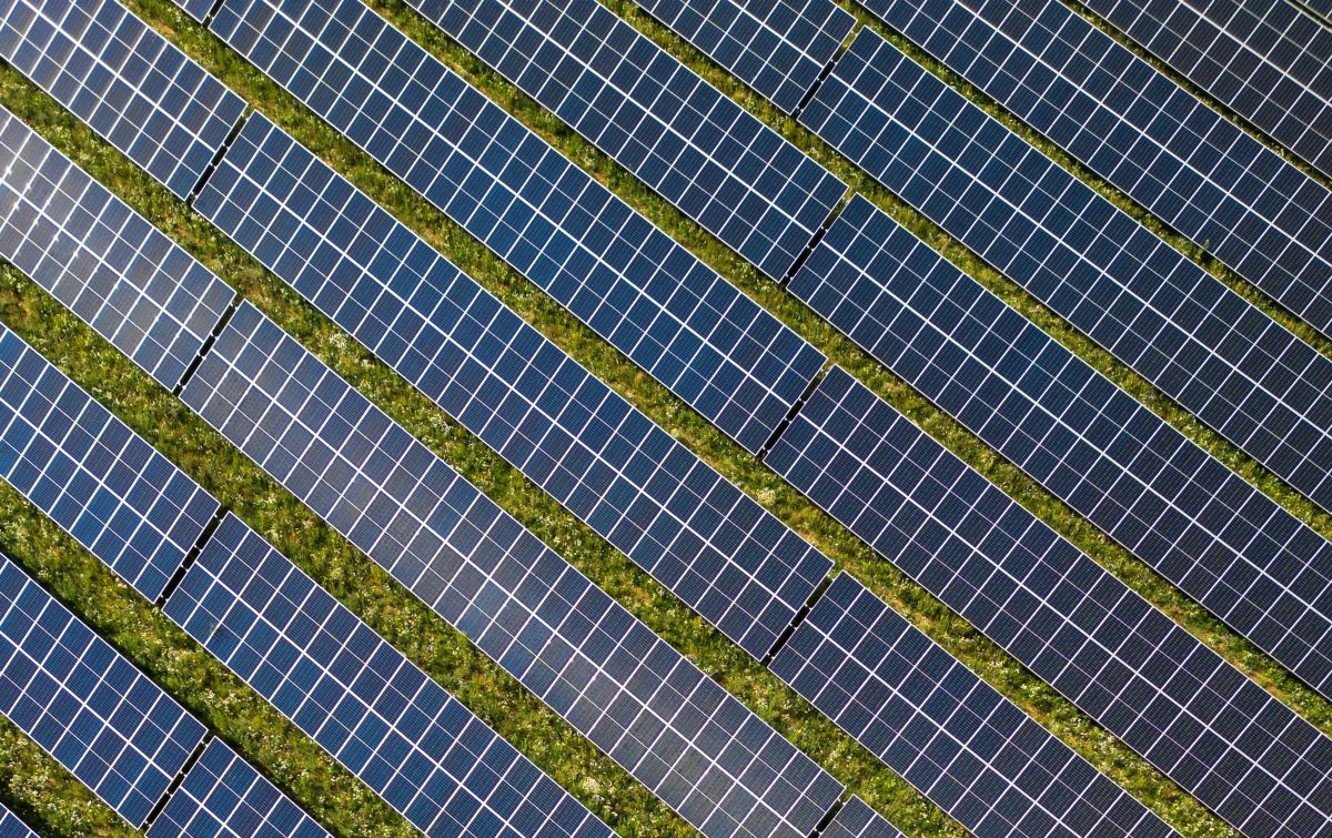 Panouri fotovoltaice curate primavara