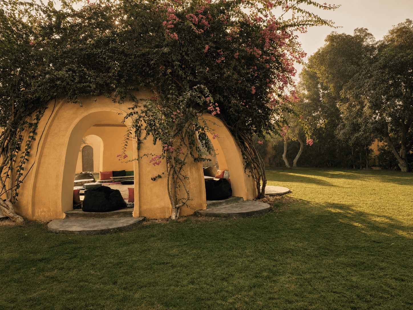 Entrance lounge arch