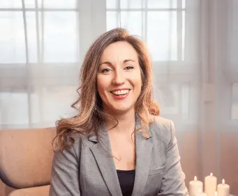 Mercedes en Videollamada con líderes