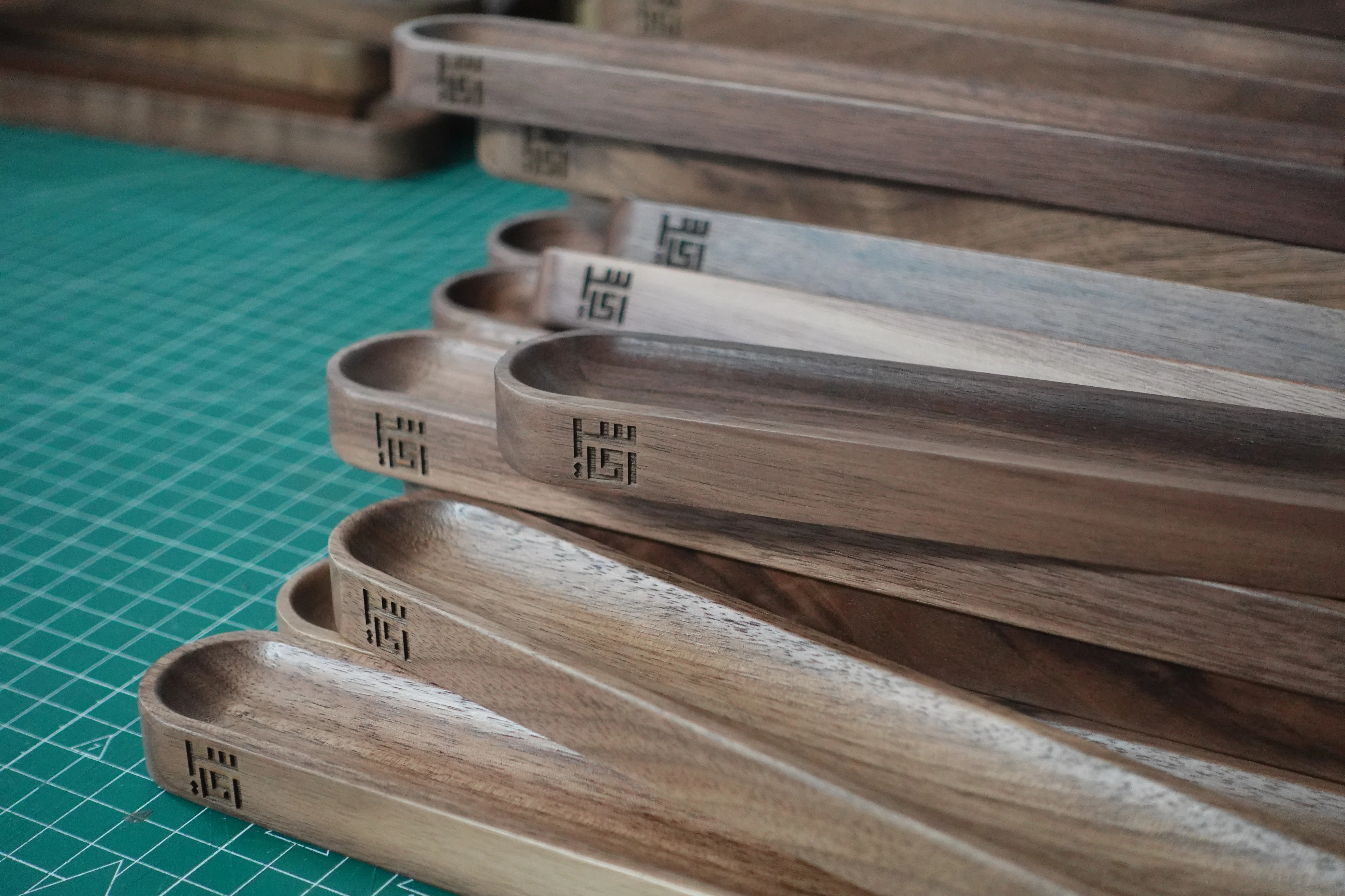 custom-branding-laser-engraving-logo-on-wood-uae-blackinkgraphics