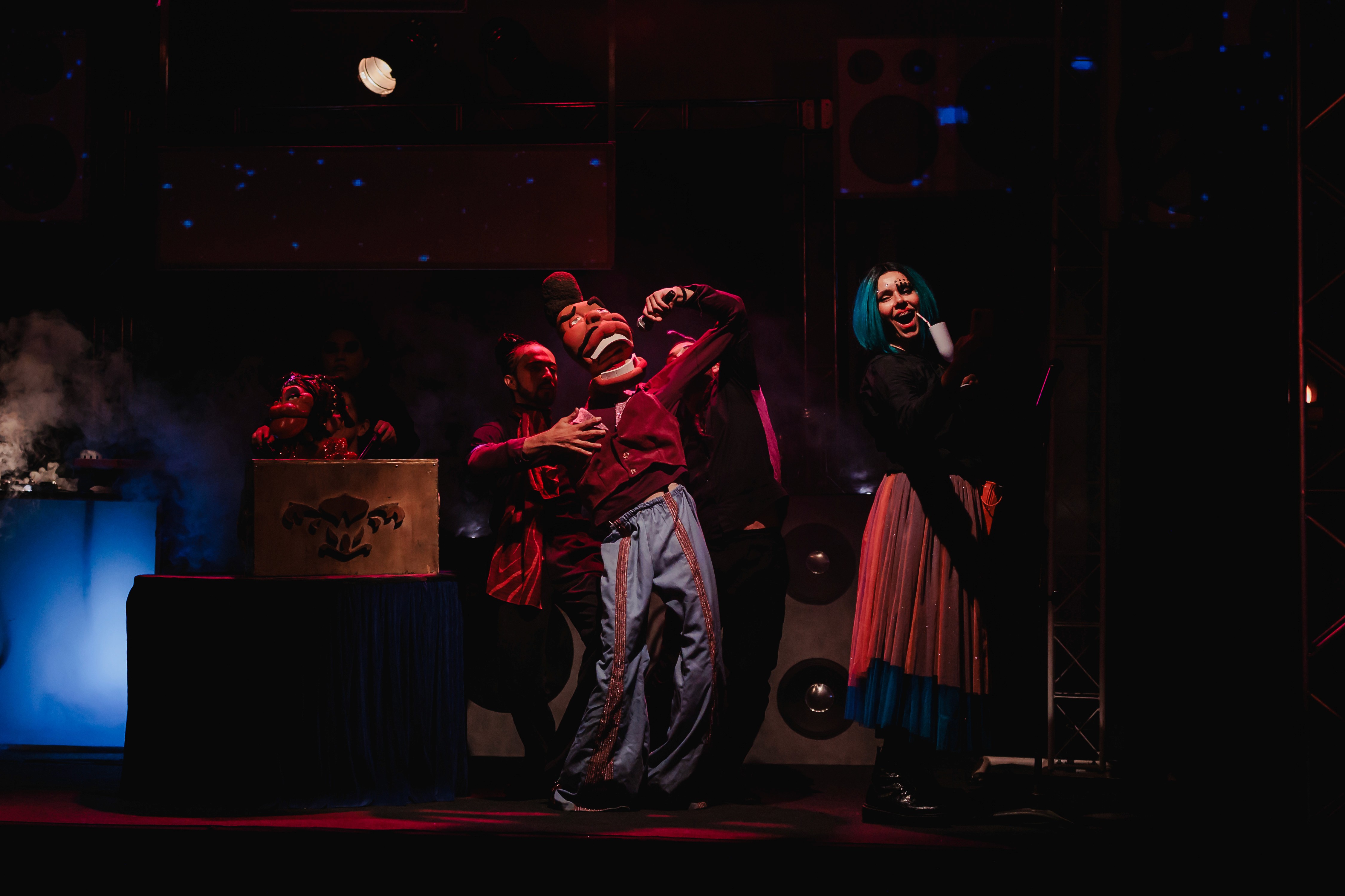 Espetáculo musical infantil de bonecos do Grupo de Teatro Armatrux